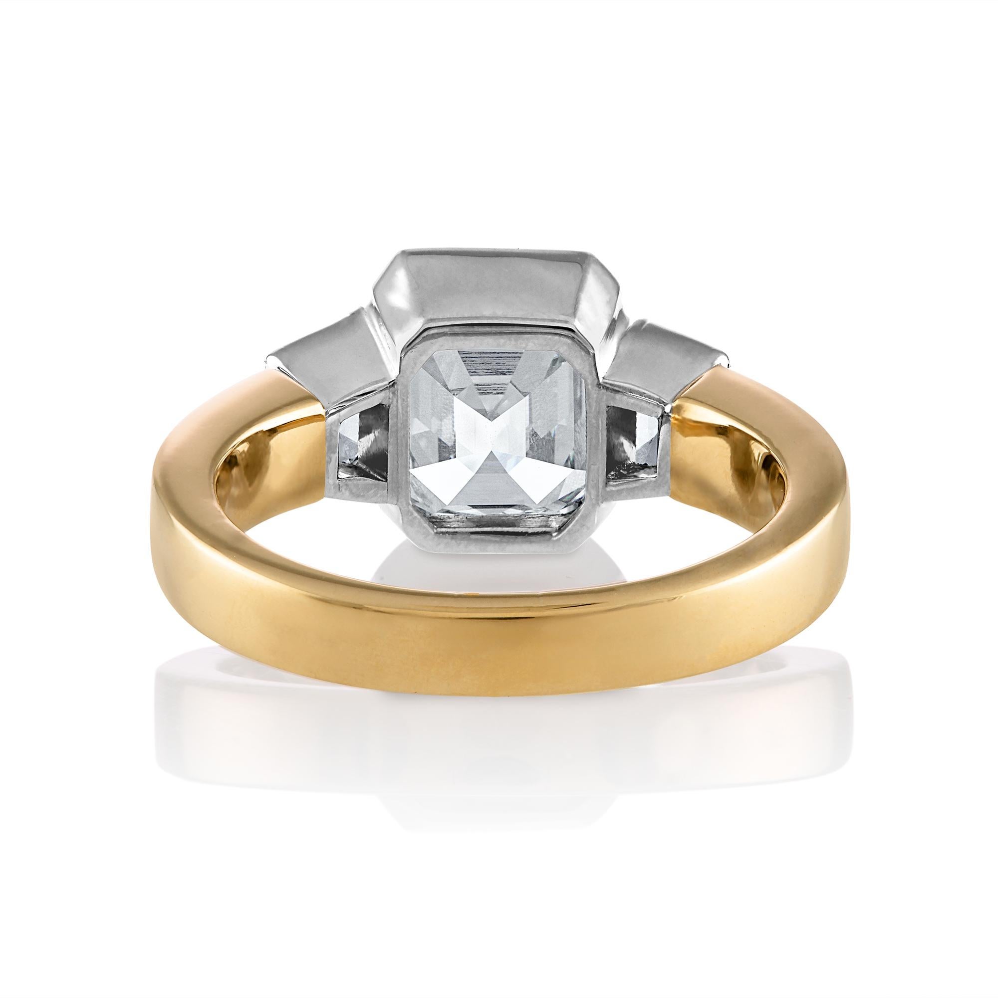 Modern GIA 3.75CT Estate Vintage Emerald Diamond 3 Stone Engagement Wed Pl, 18KYG Ring For Sale