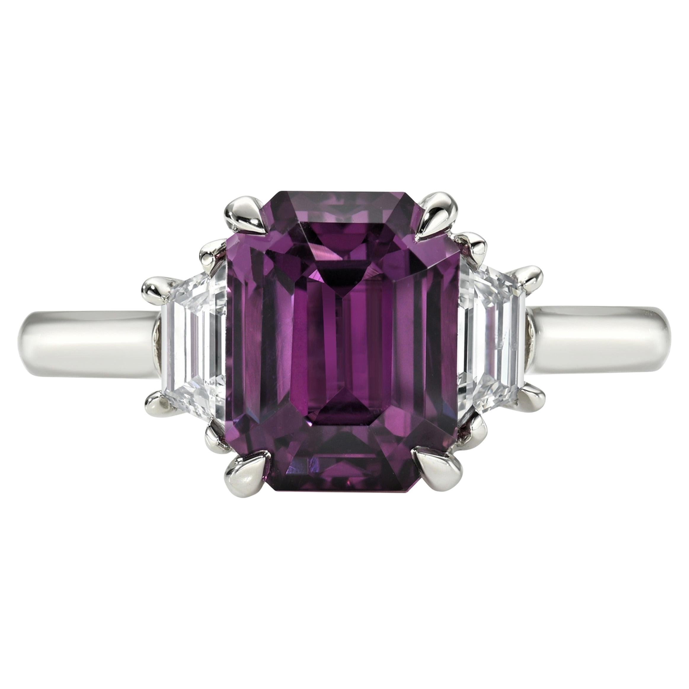 GIA 3.78ct Emerald Cut Pinkish Purple Sapphire Platinum Engagement Ring, Merkaba im Angebot