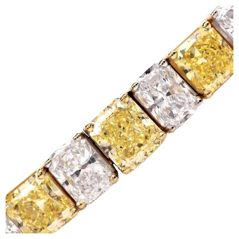 GIA 38,70 Carati di diamanti naturali gialli e bianchi in platino e oro 18 carati in vendita