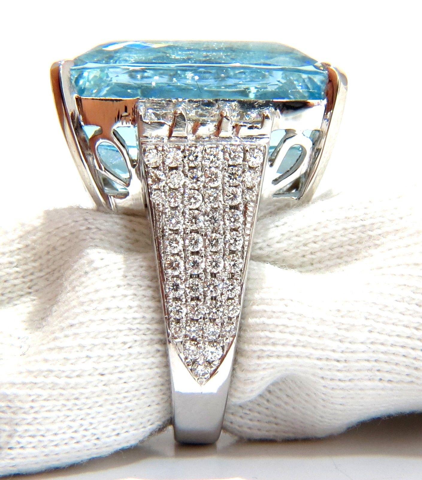 Bague aigue-marine éclatante en or 14 carats avec diamants et aigue-marine naturelle taille coussin de 39,10 carats certifiée GIA Unisexe en vente