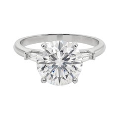 GIA 3ct Anillo de diamantes redondo de tres piedras baguette cónico de oro blanco de 18 quilates
