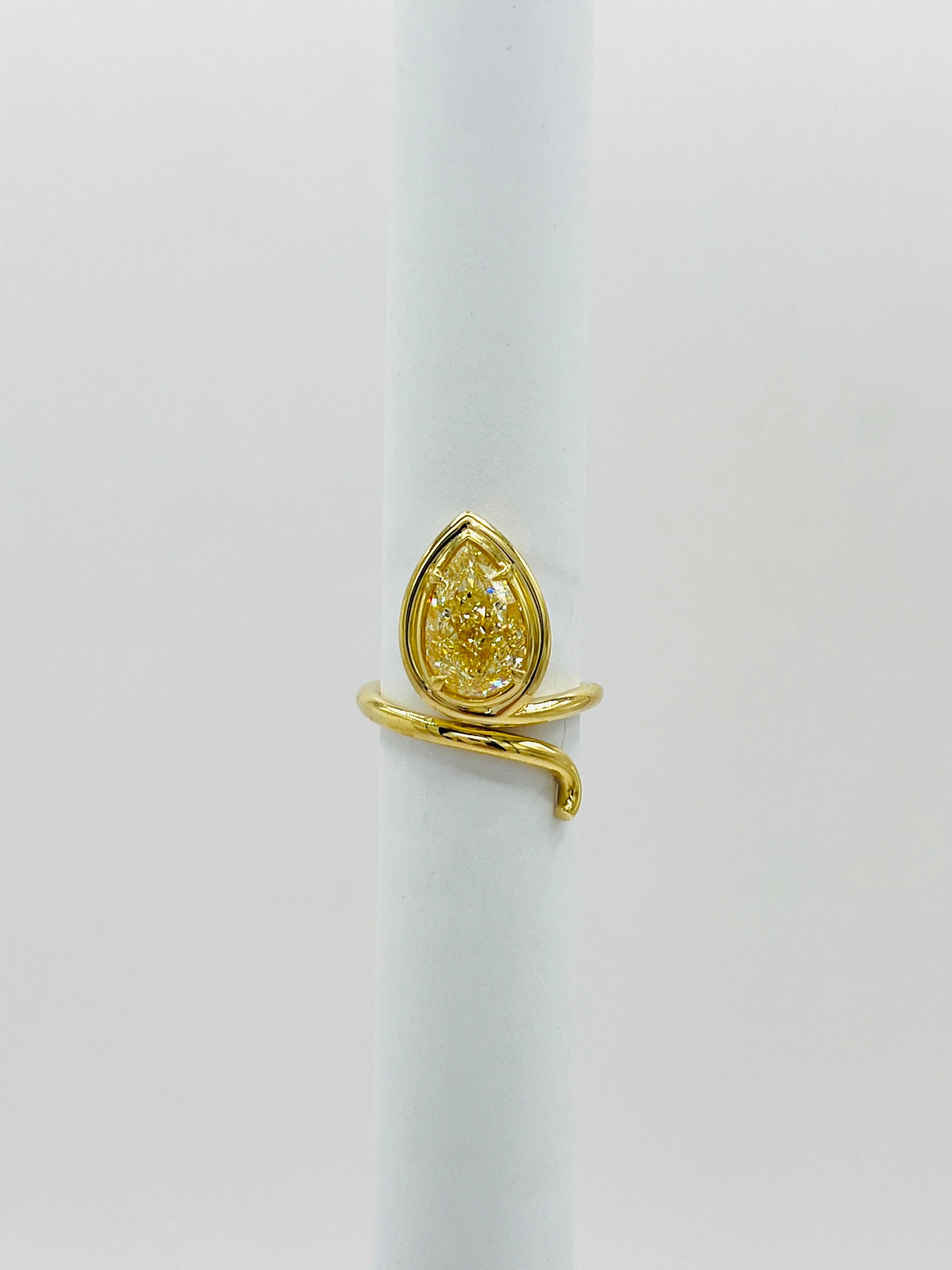 GIA 4 Carat Yellow Diamond Pear Snake Ring in 18K Yellow Gold For Sale 2