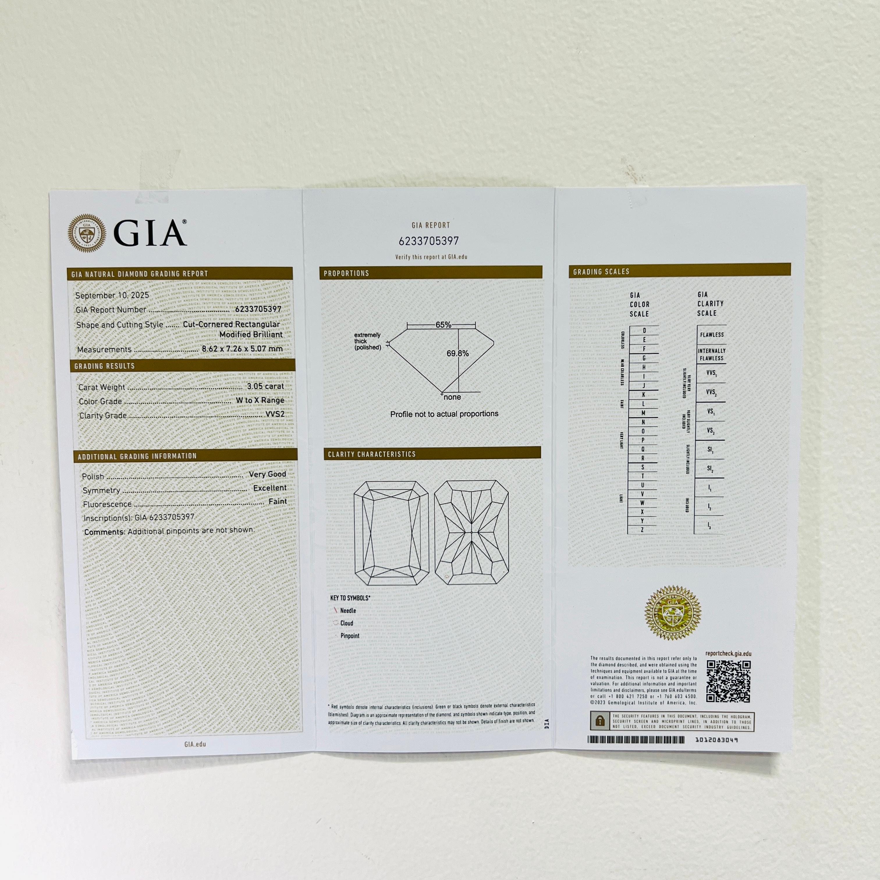 GIA 4 Carat Yellow Radiant Diamond Solitaire Ring in 18K Yellow Gold en vente 5