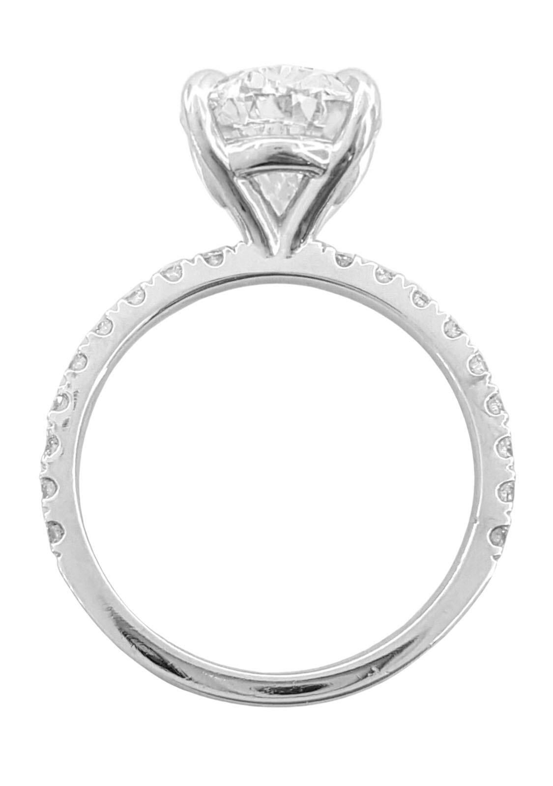 GIA 4 Ct E Color VS Clarity Oval Brilliant Cut Diamond 18K White Gold Ring  In New Condition For Sale In Rome, IT