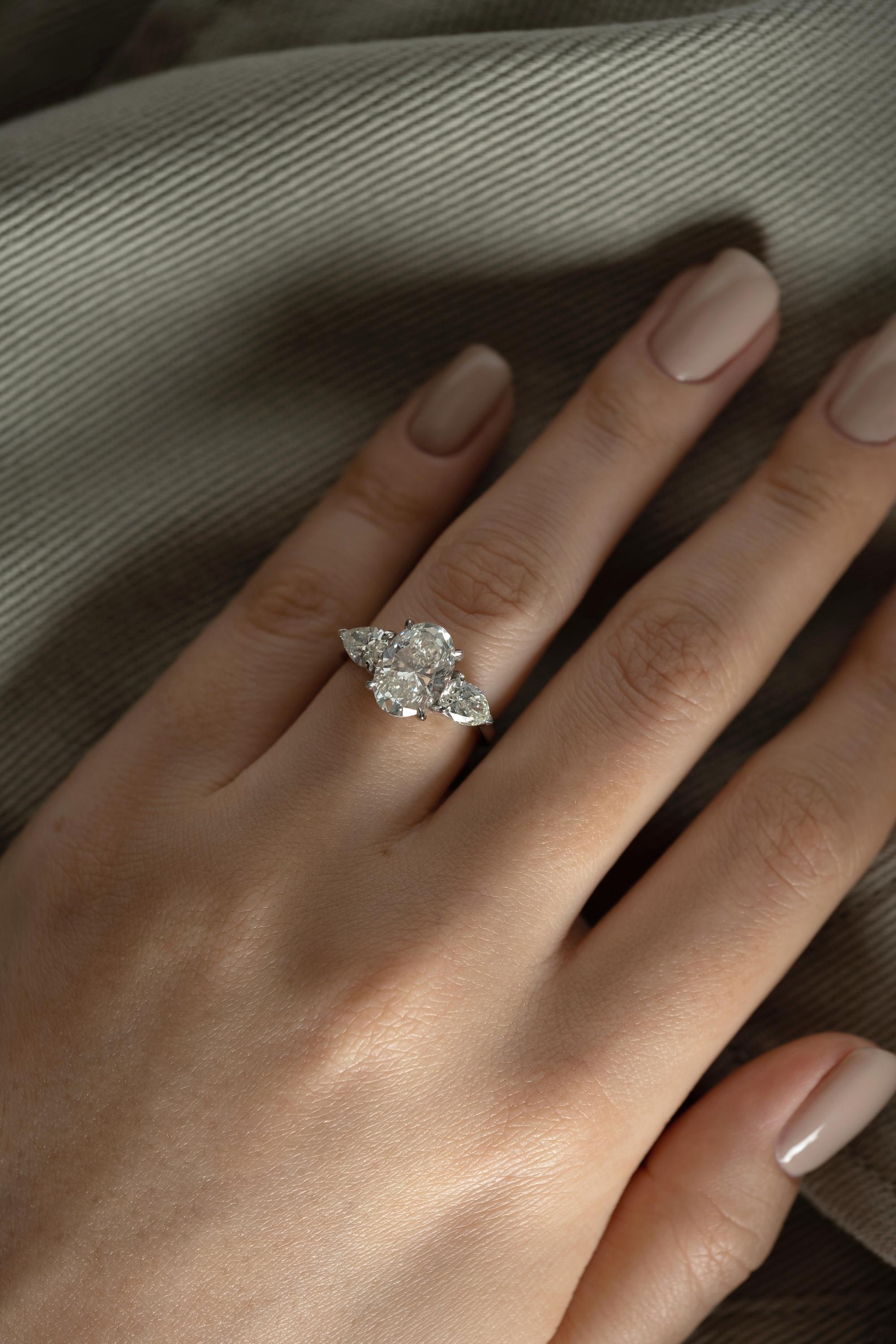 GIA 4.01ct Estate Vintage Oval Diamond 3 Stone Engagement Wedding Platinum Ring 8