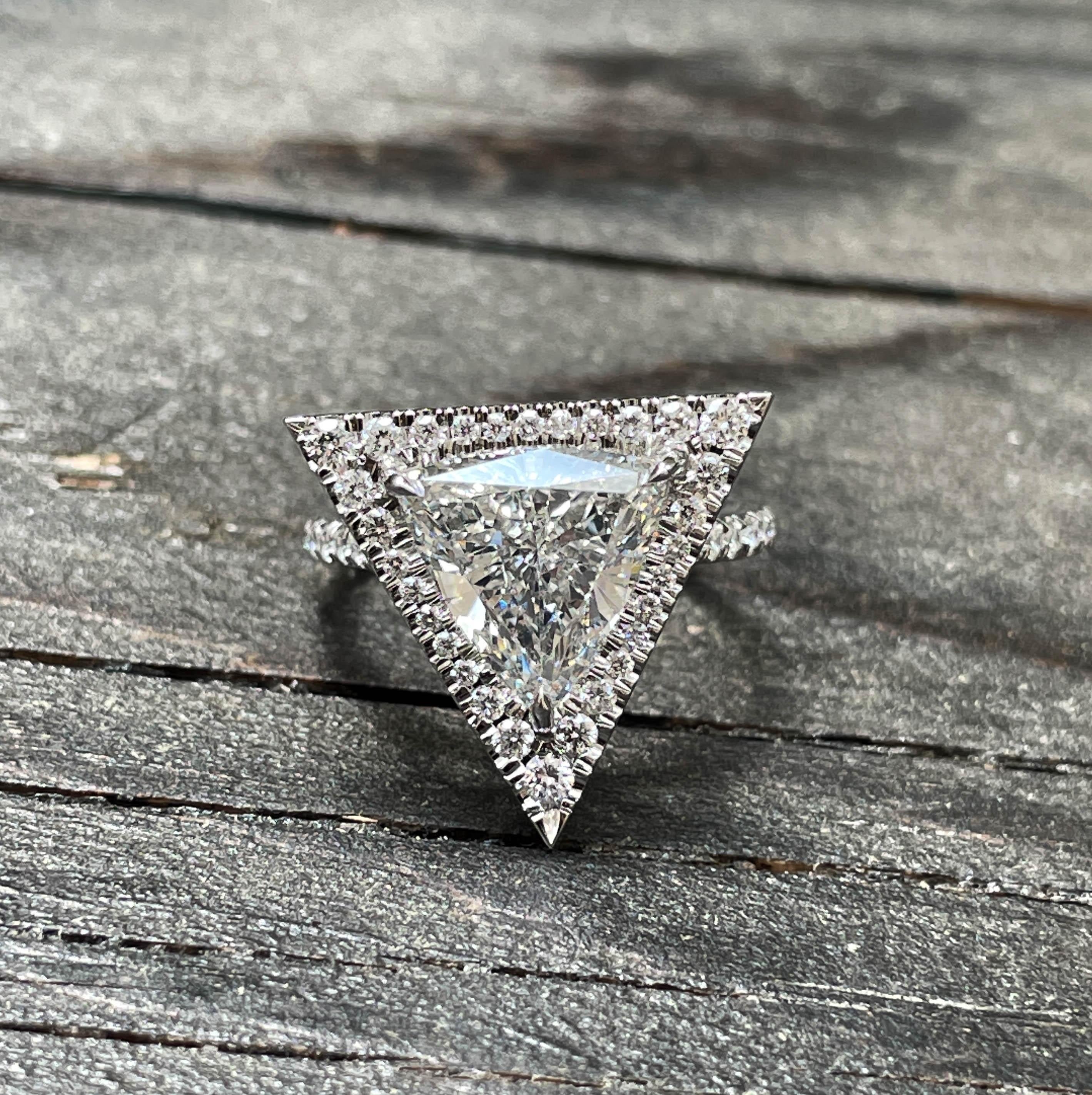 GIA 4.01ct Estate Vintage Trillion Diamond Halo Engagement Wedding Platinum Ring For Sale 4
