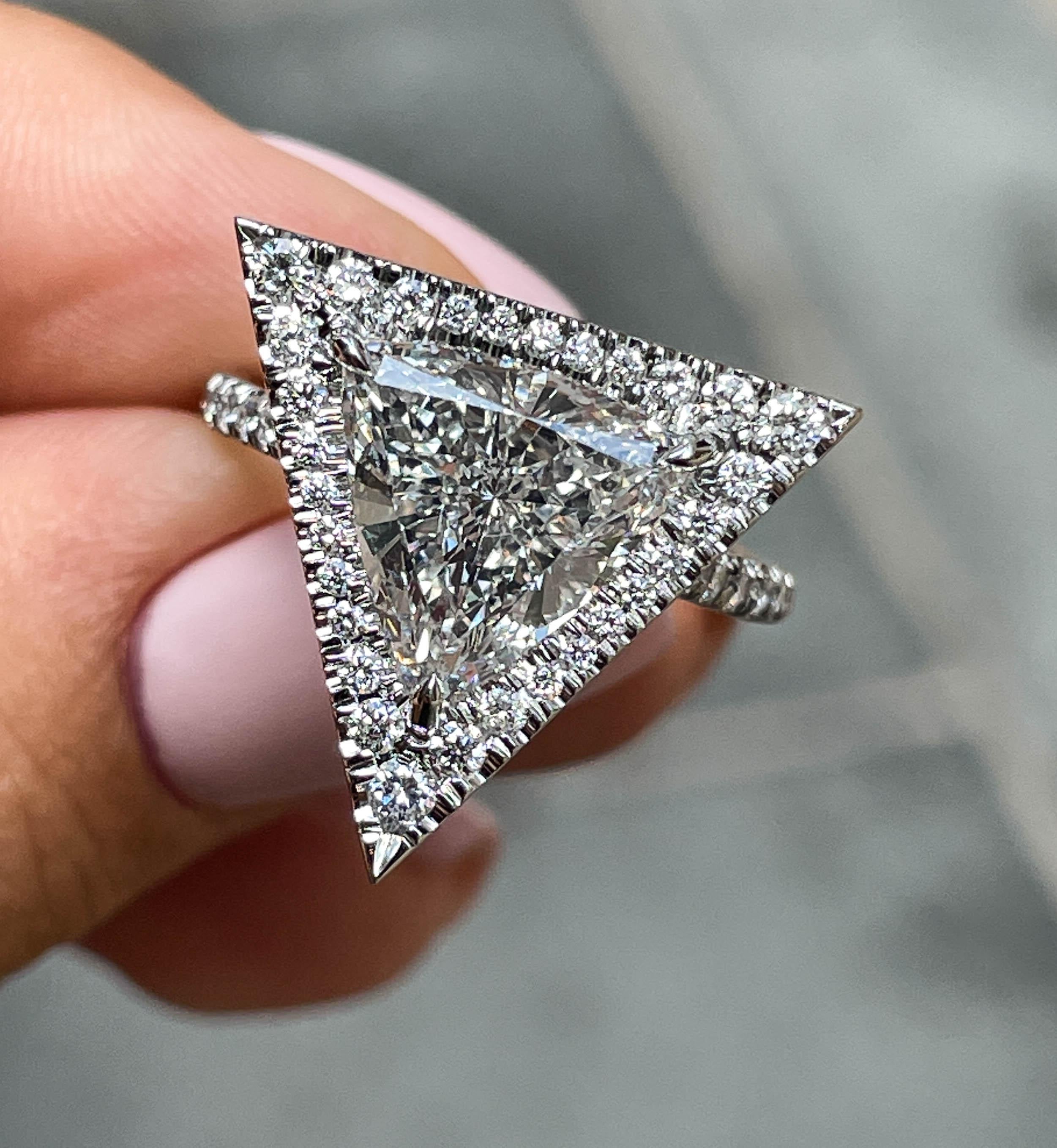 GIA 4.01ct Estate Vintage Trillion Diamond Halo Engagement Wedding Platinum Ring For Sale 5