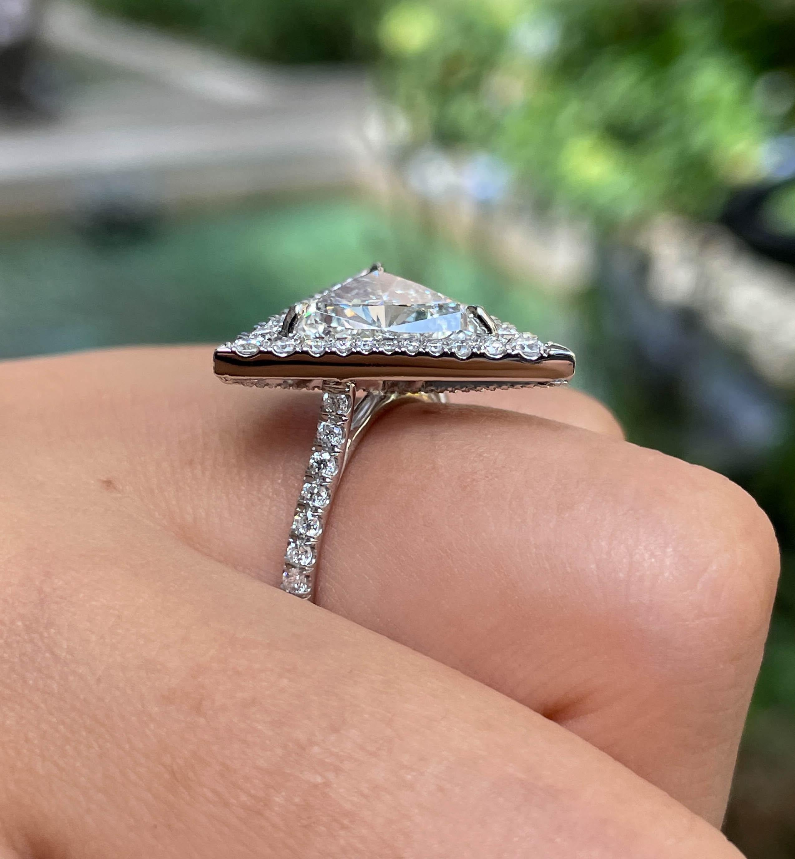 GIA 4.01ct Estate Vintage Trillion Diamond Halo Engagement Wedding Platinum Ring For Sale 2
