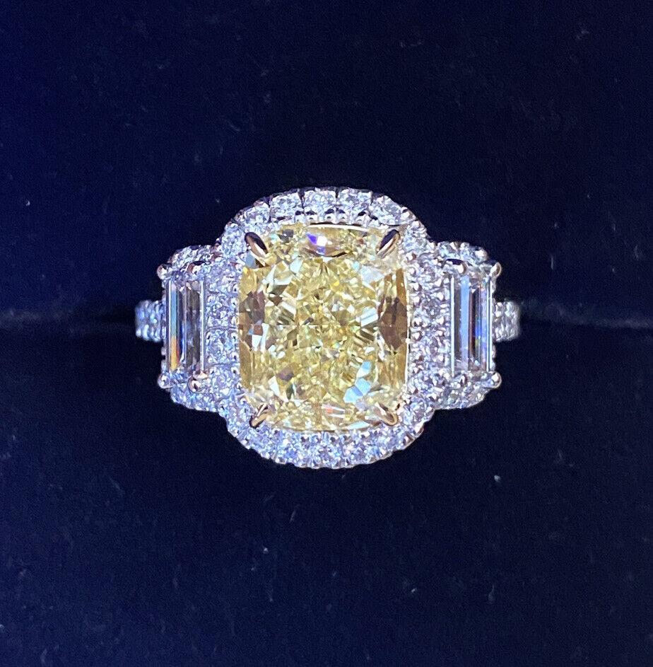 GIA 4.02 Carat Fancy Yellow Cushion VS1 Diamond Ring in Platinum and 18k Gold For Sale 1