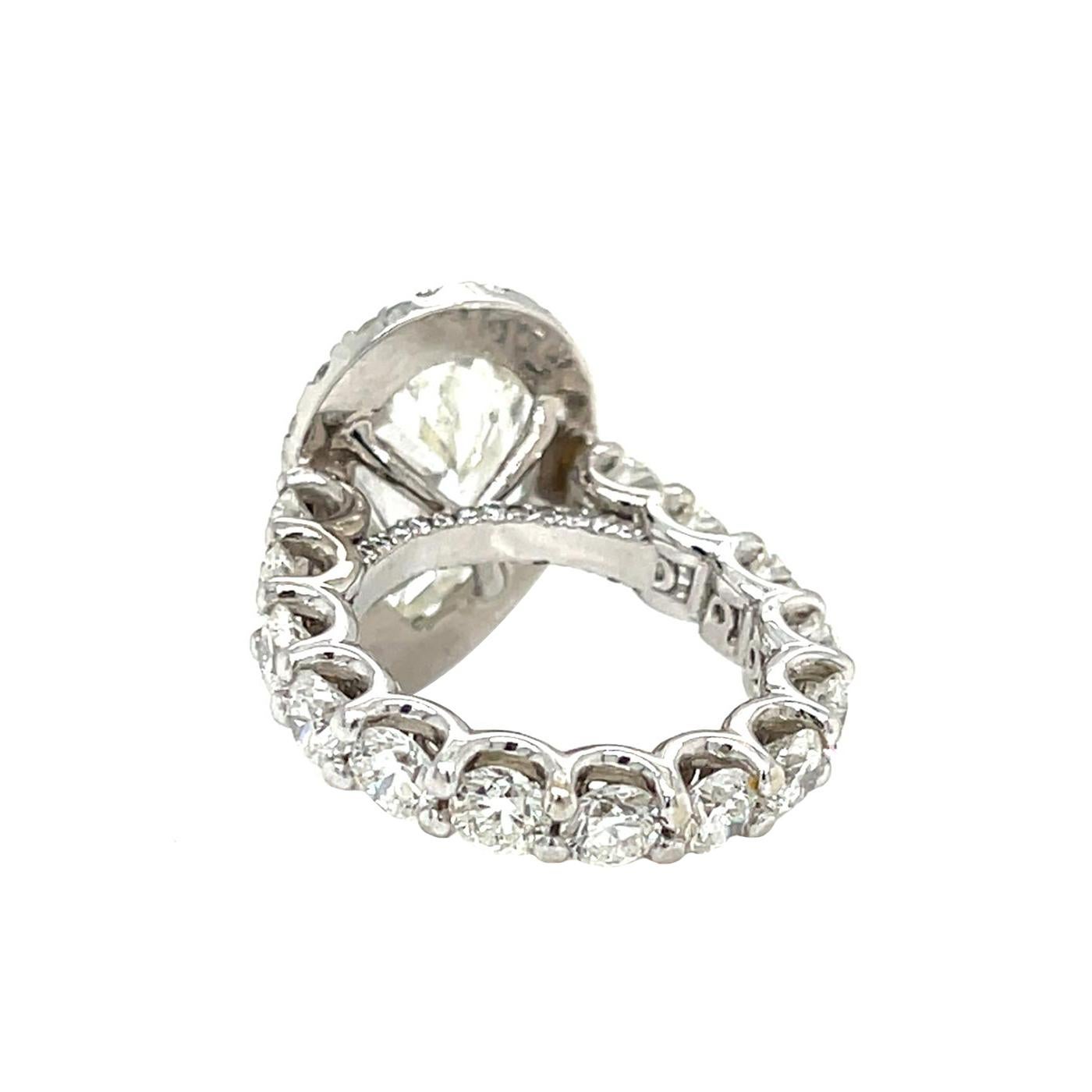 GIA Anello con diamanti a forma di pera da 4,02 carati Diamanti rotondi da 3,50 carati Fascia di eternità in oro 14K in vendita 1