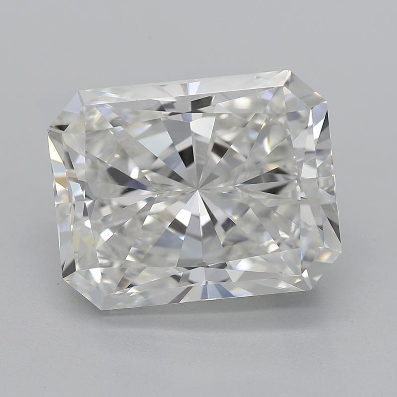 Ti presentiamo uno splendido anello con diamante che combina eleganza e raffinatezza. Al centro si trova un'affascinante pietra centrale radiante, del peso di 4,02 e classificata H con VS2, che assicura un'abbagliante dimostrazione di brillantezza.