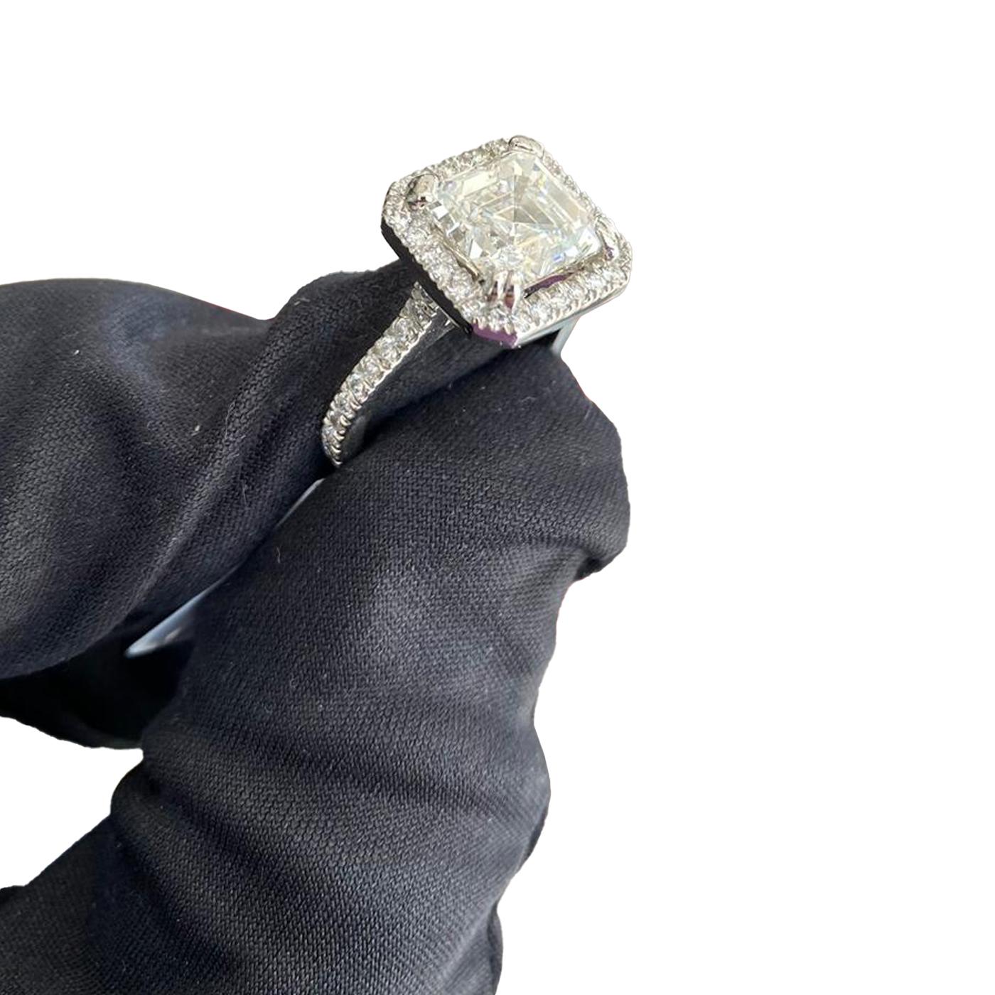 Platin-Verlobungsring mit GIA-zertifiziertem 4,02 Karat quadratischem Diamanten im Asscher-Schliff  im Angebot 5