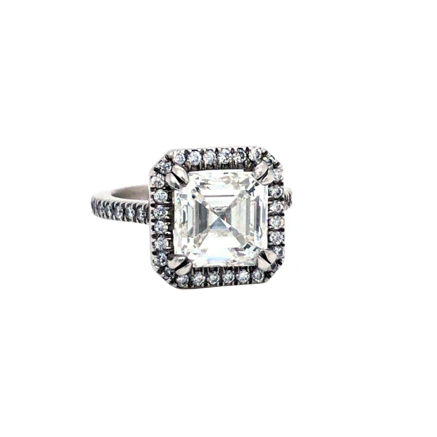 GIA Certifie 4.02 Carat Asscher Cut Square Diamond Engagement Platinum Ring  In New Condition For Sale In Aventura, FL