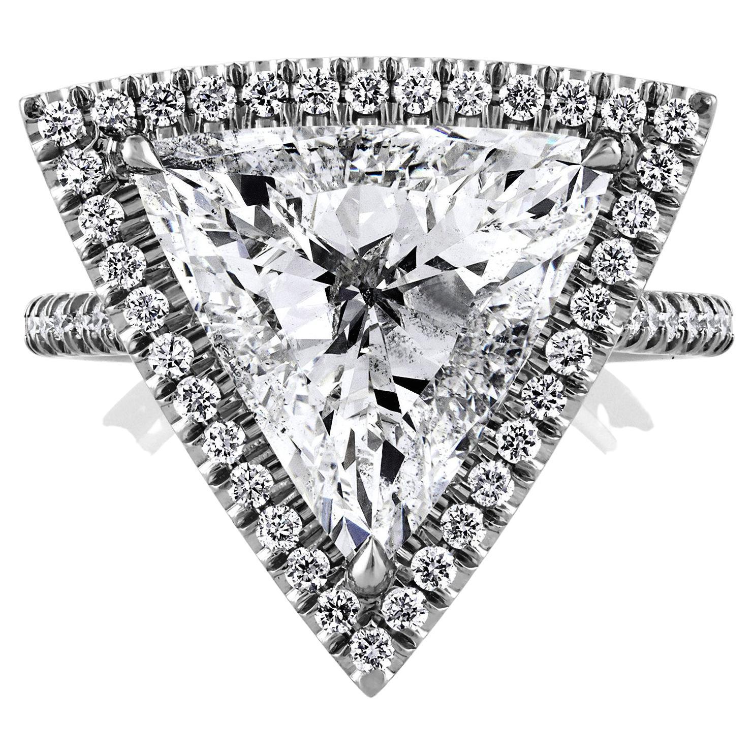 Platinring mit GIA 4,02 Karat Trillion Diamant-Verlobungs Halo Pavé