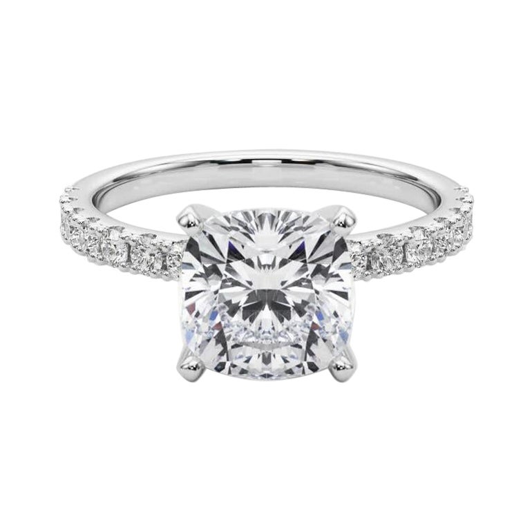 GIA 4,03ct Cushion Solitaire mit halber Ewigkeit 18K Weißgold Diamantring im Angebot