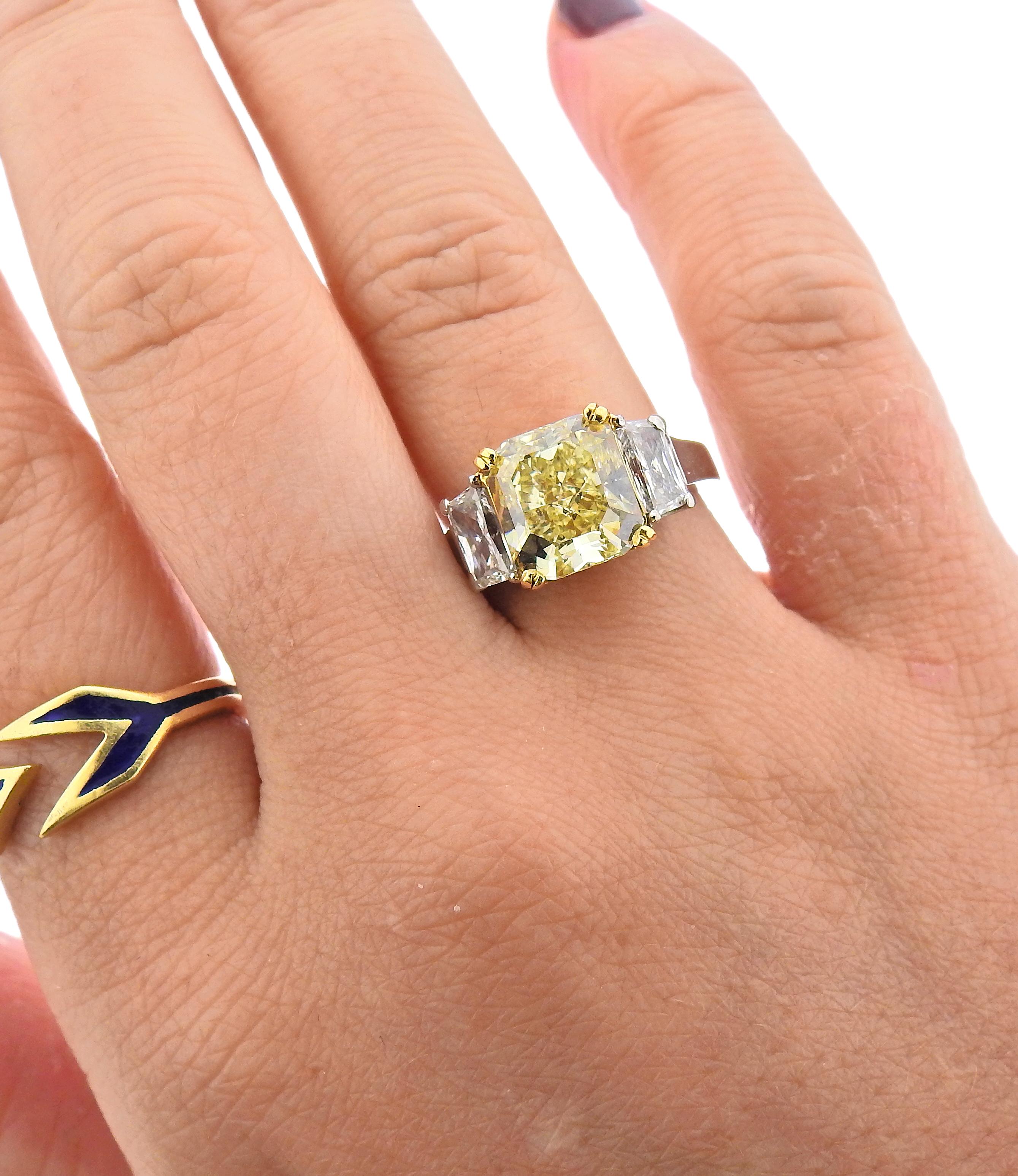 GIA 4.04 Carat Fancy Yellow VS1 Diamond Platinum Gold Engagement Ring For Sale 2