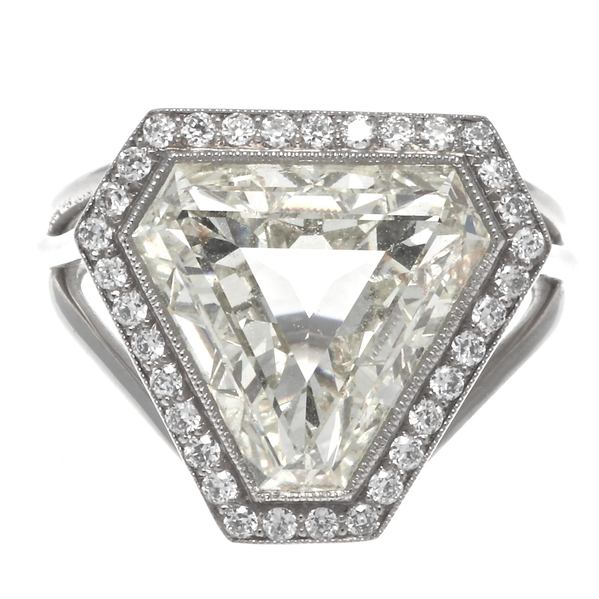 Contemporary GIA 4.06 Carat Triangular Cut Diamond Platinum Engagement Ring
