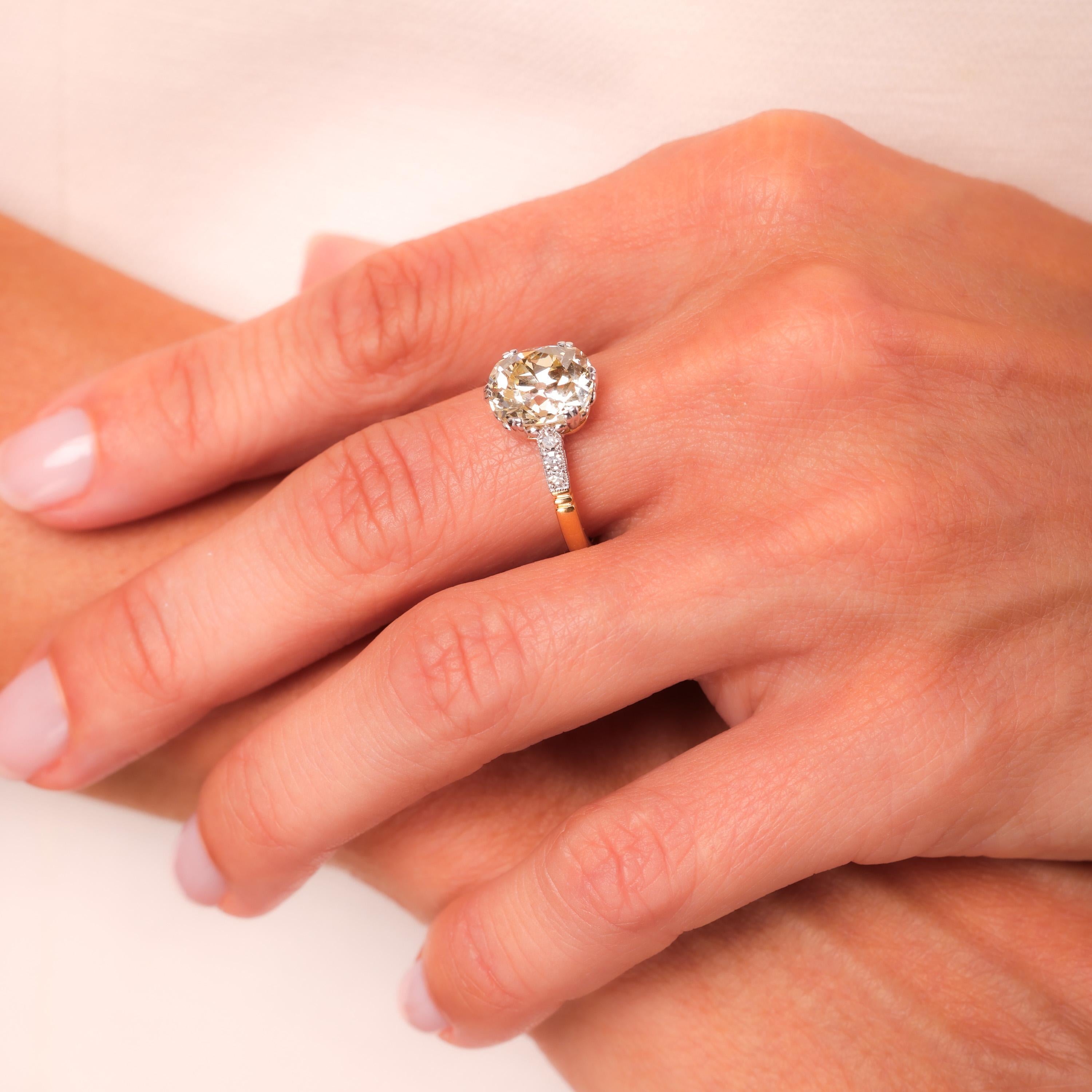 GIA 4.07 Carat Cushion Cut Diamond 18K Yellow Gold Engagement Ring In Excellent Condition In Beverly Hills, CA