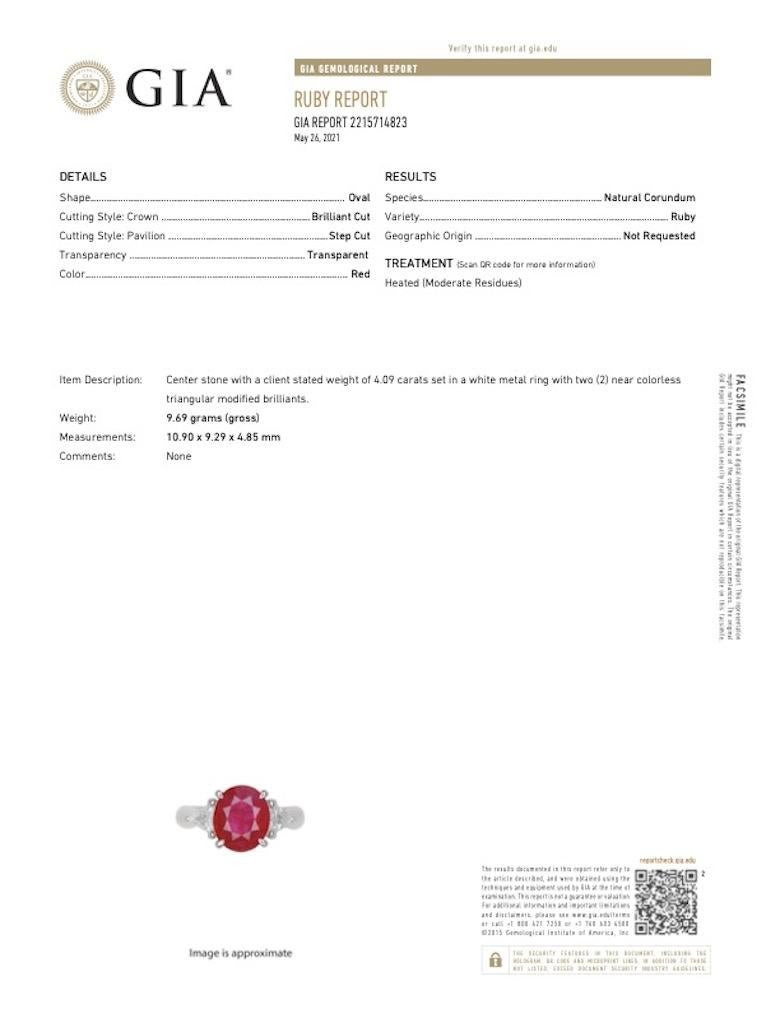 GIA 4.09cts Ruby Diamond Platinum Three Stone cocktail Ring In Excellent Condition For Sale In Miami, FL