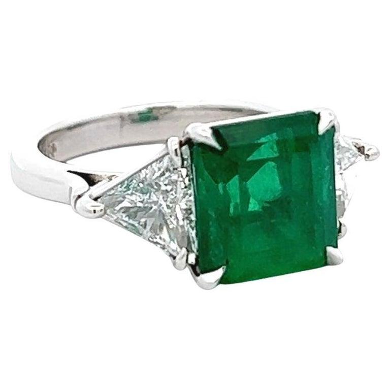 Women's or Men's Gia 4.10 Carats Colombian Emerald Diamond Three Stone Ring