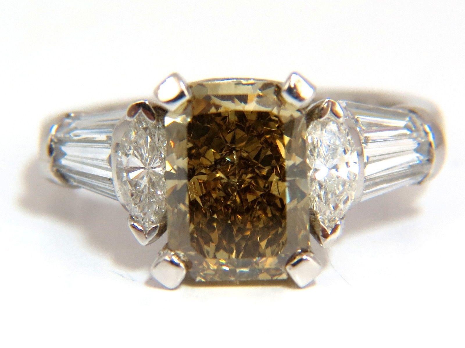 GIA Anillo de platino de 4,12 quilates de diamantes marrones verdes amarillos de fantasía en venta 3
