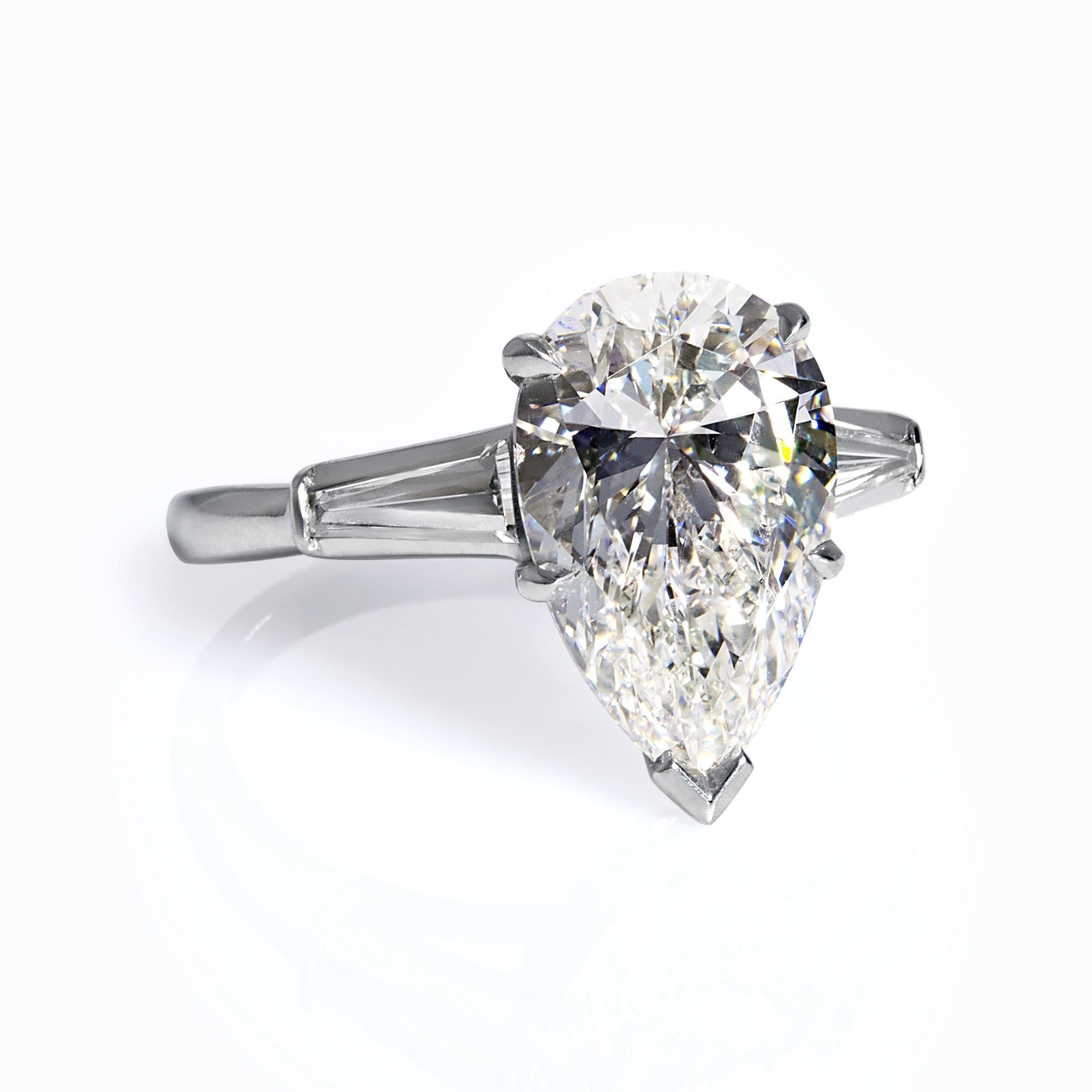 pear shaped 1.5 carat diamond ring