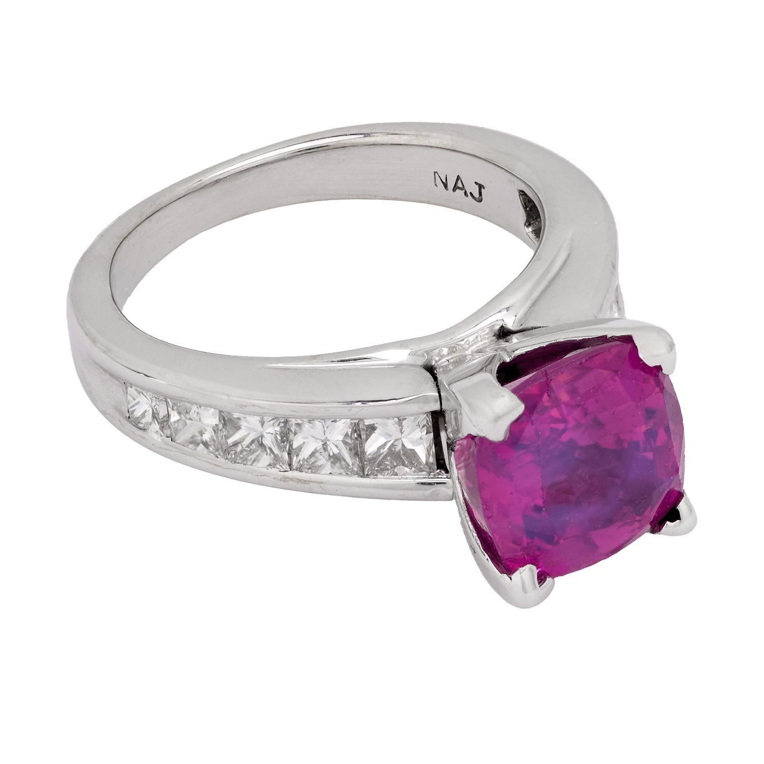 GIA 4,16 Karat rosa Saphir-Diamant-Ring aus 14k Weißgold im Zustand „Gut“ im Angebot in Beverly Hills, CA