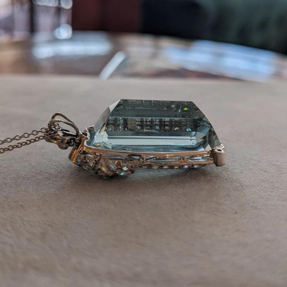 Collier pendentif vintage en platine avec aigue-marine et diamants de 43 carats certifiés GIA Bon état - En vente à La Jolla, CA