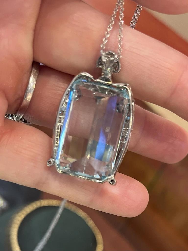 Collier pendentif vintage en platine avec aigue-marine et diamants de 43 carats certifiés GIA en vente 2