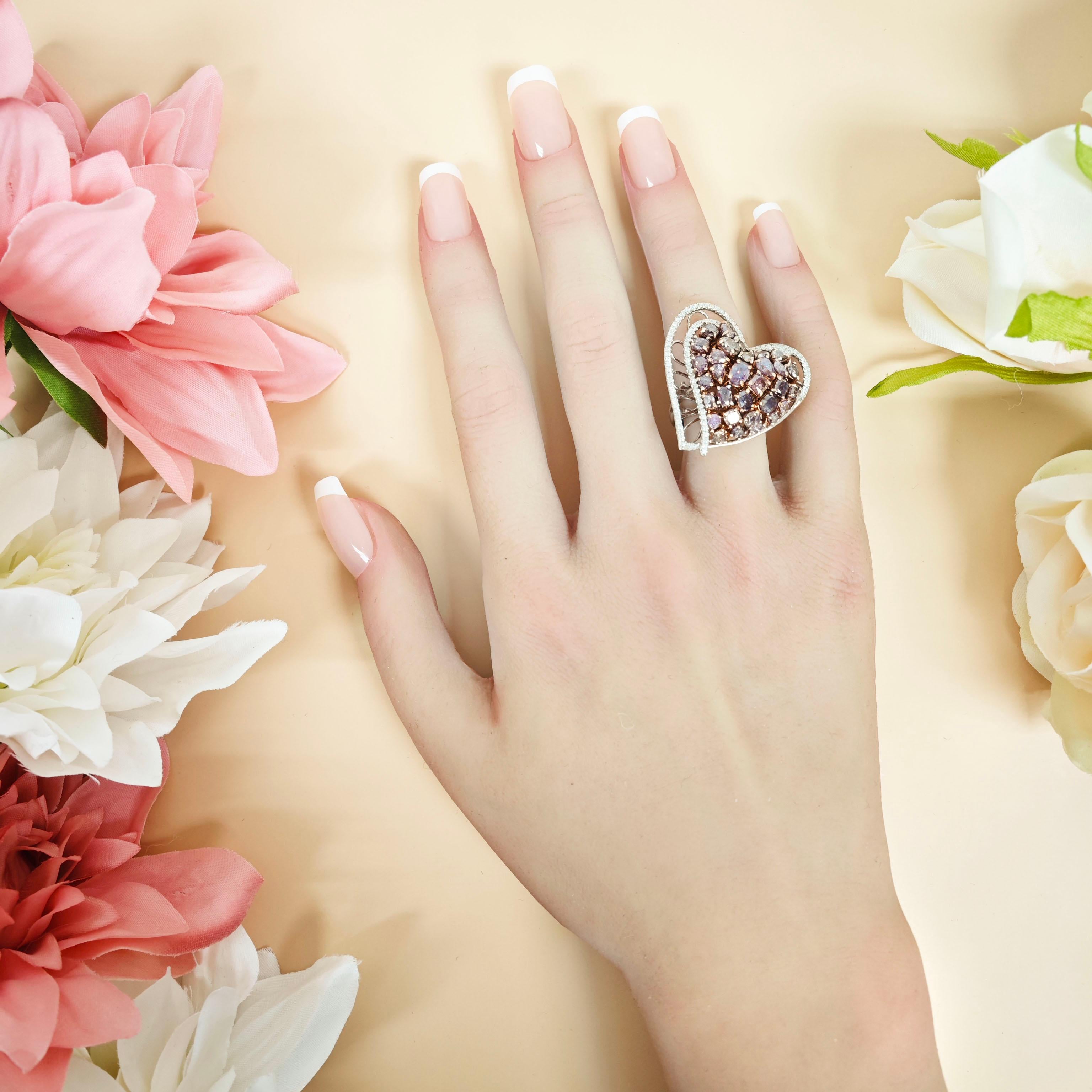 GIA 4.42 Carats Pink-Purple and White Diamond White Gold Heart Ring For Sale 1