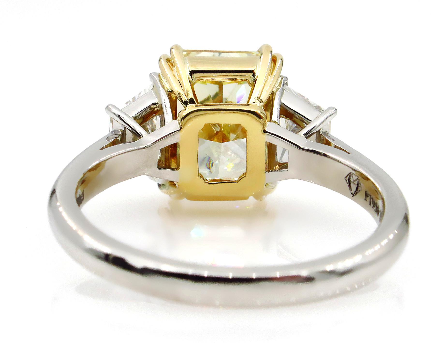 Women's GIA 4.64 Carat Fancy Yellow Cushion Diamond Engagement Wedding Platinum Ring