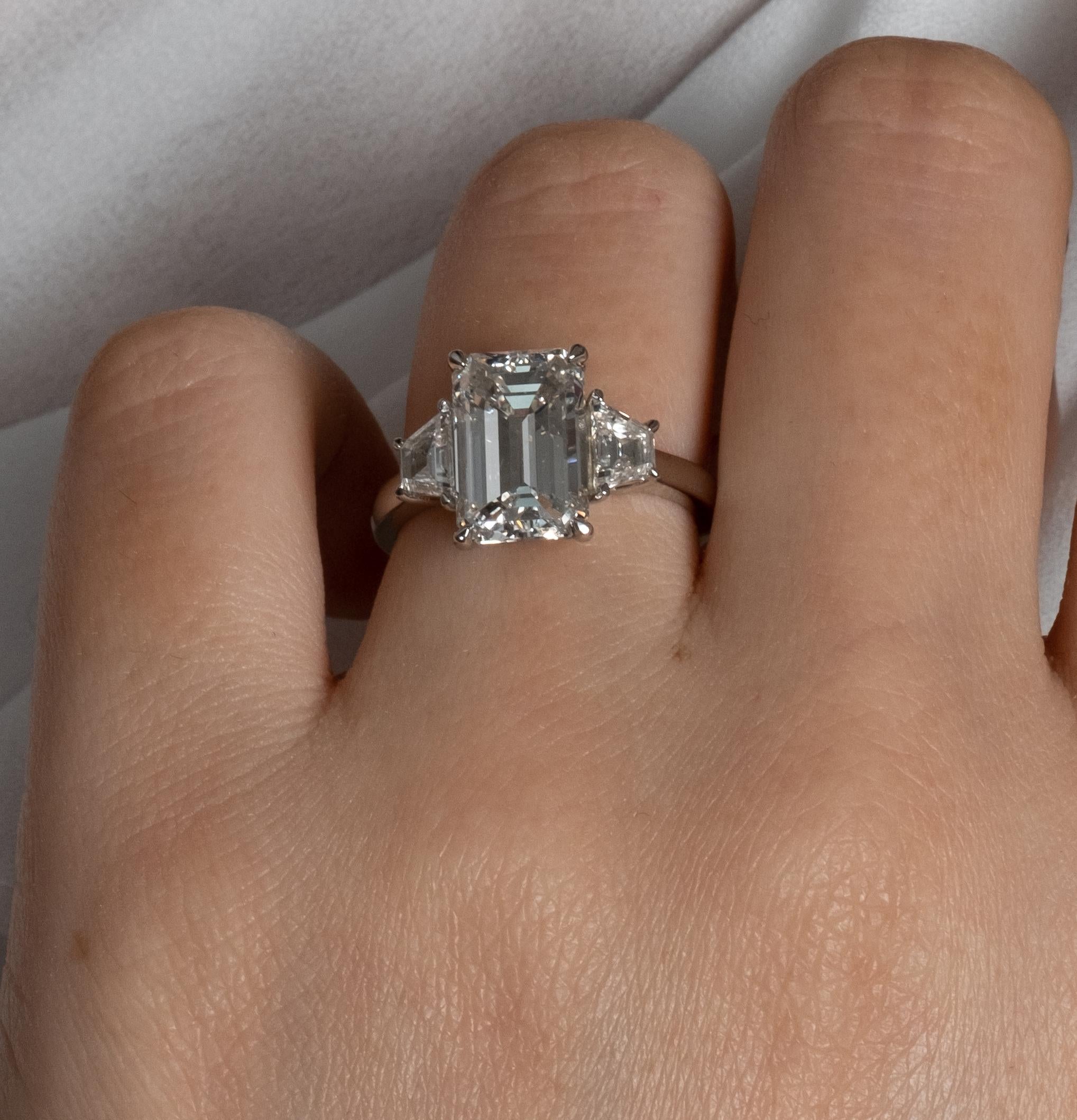 GIA 4.65ct Emerald Cut Trapezoids 3 Stone Diamond Engagement Platinum Ring 3