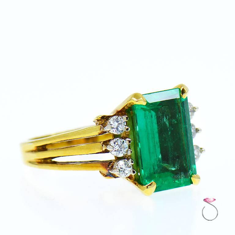 Emerald Cut GIA 4.67 ct. Fine Colombian Emerald & Diamond 18K Ring For Sale