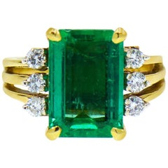 Retro GIA 4.67 ct. Fine Colombian Emerald & Diamond 18K Ring