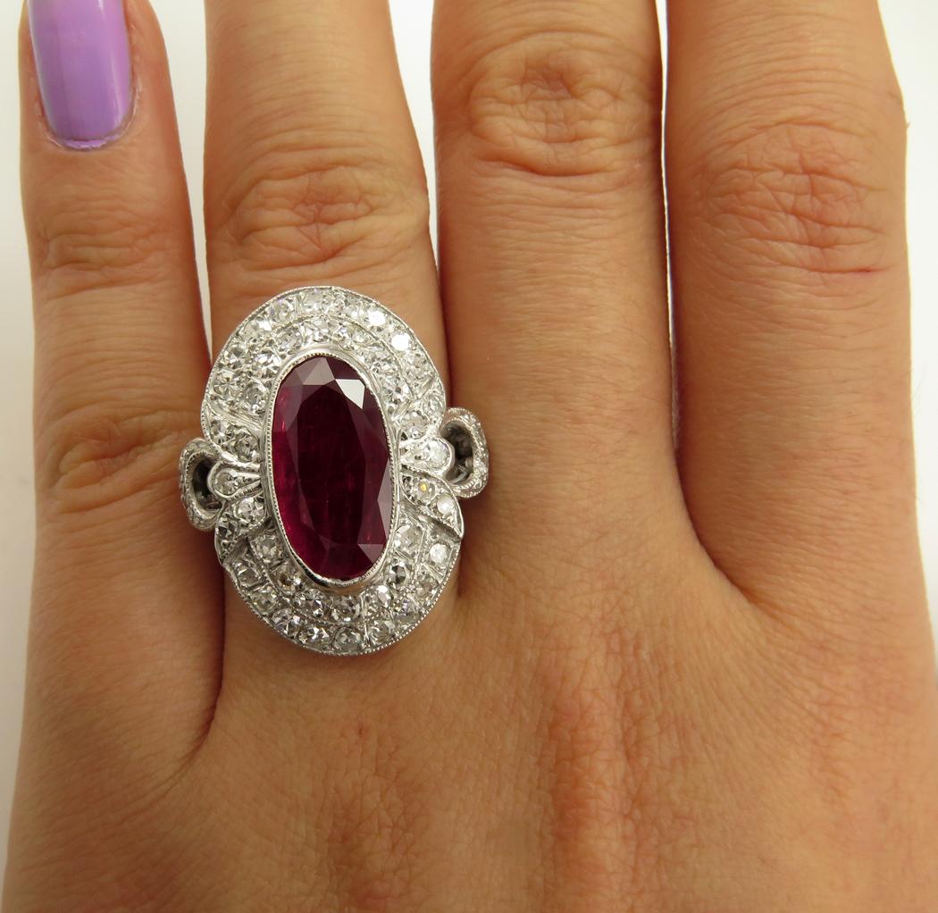GIA 4.70 Carat Antique Vintage Ruby and Diamond Cluster Ring in 18 Karat Gold For Sale 1