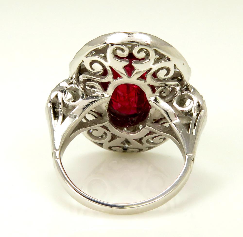 Bague grappe ancienne en or 18 carats avec rubis et diamants de 4,70 carats certifiés GIA Bon état - En vente à New York, NY