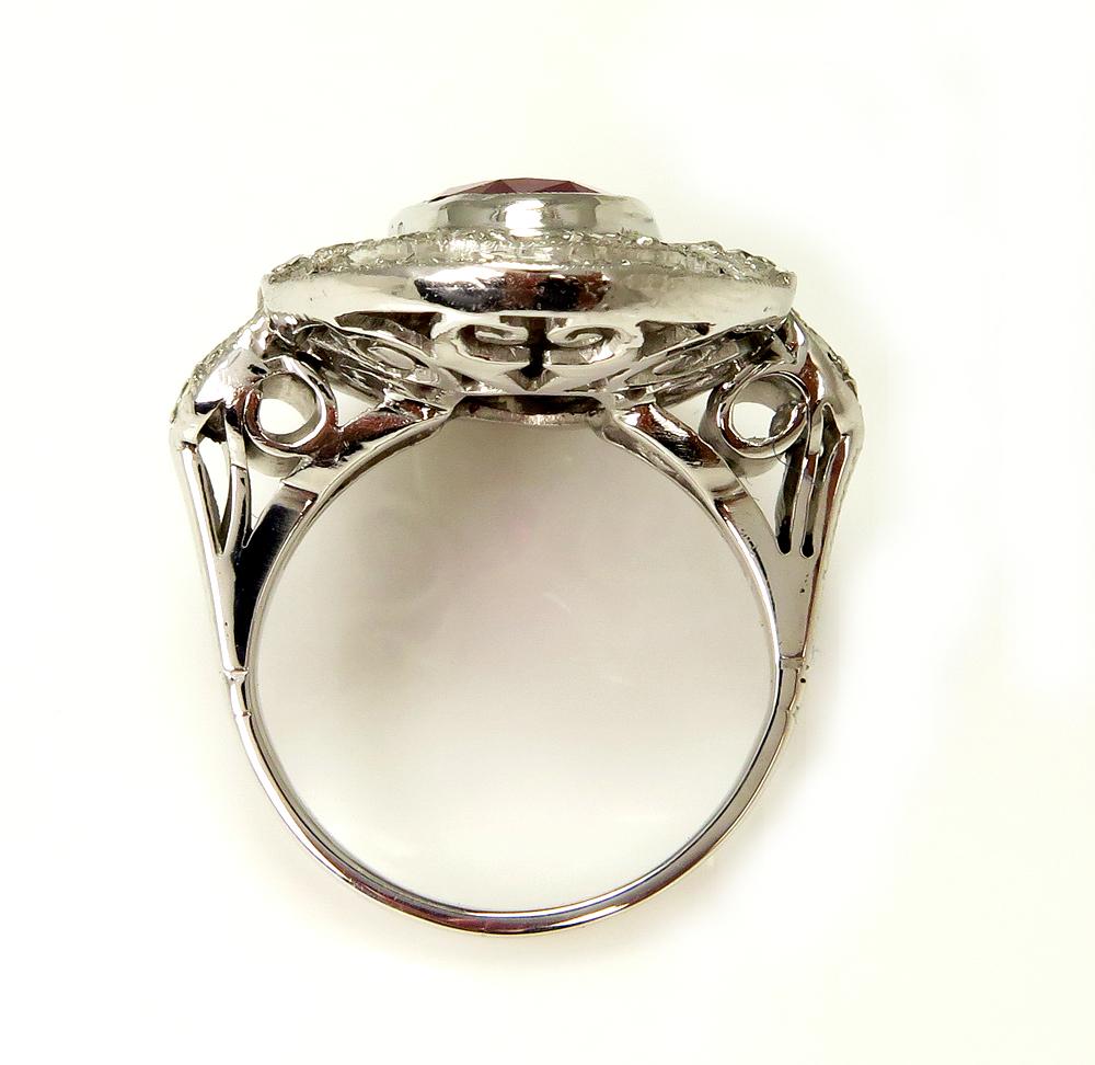 Bague grappe ancienne en or 18 carats avec rubis et diamants de 4,70 carats certifiés GIA en vente 1