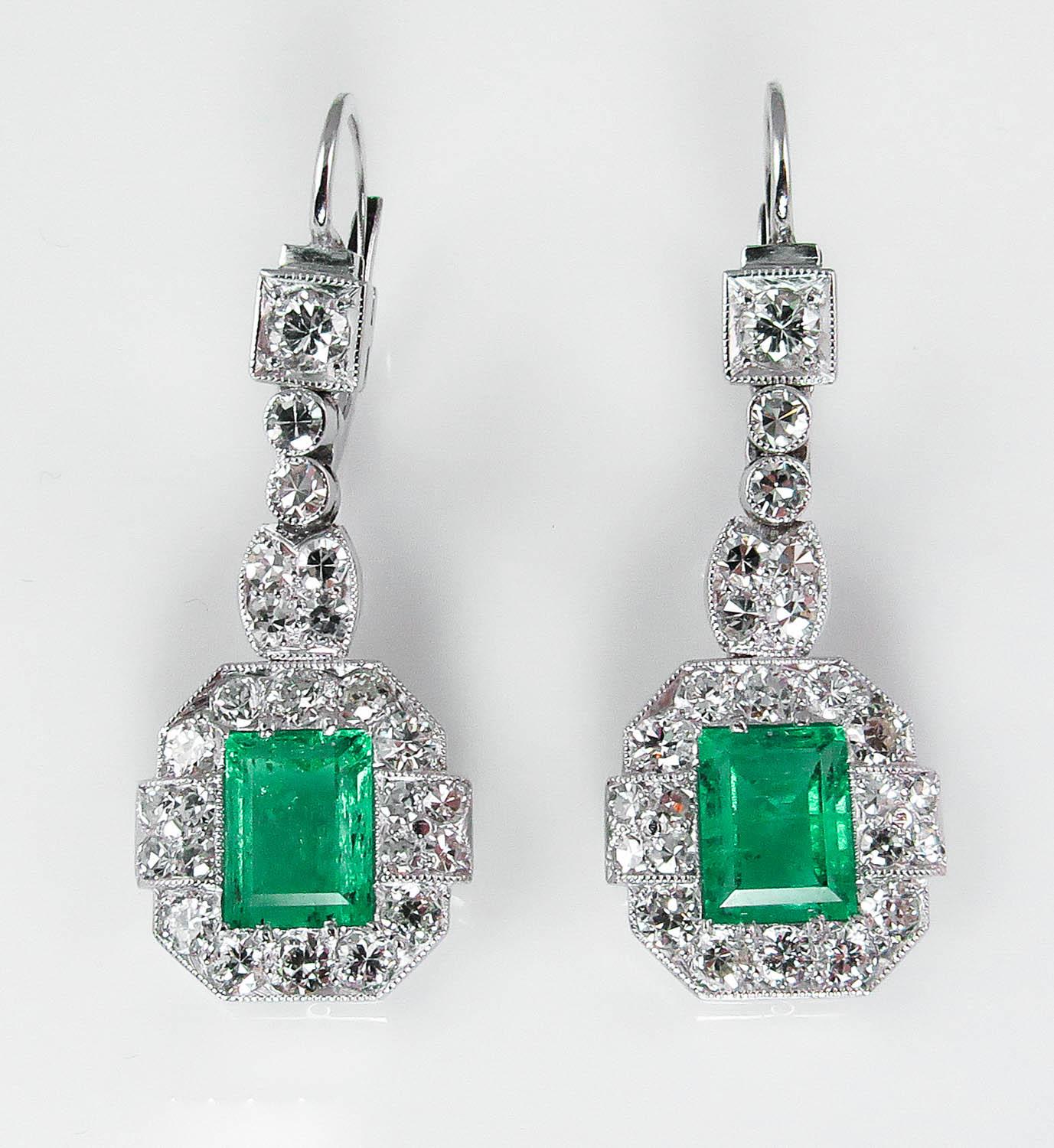 GIA 4.80 Carat Natural Colombian Green Emerald Diamond Drop Earrings Platinum In Good Condition In New York, NY