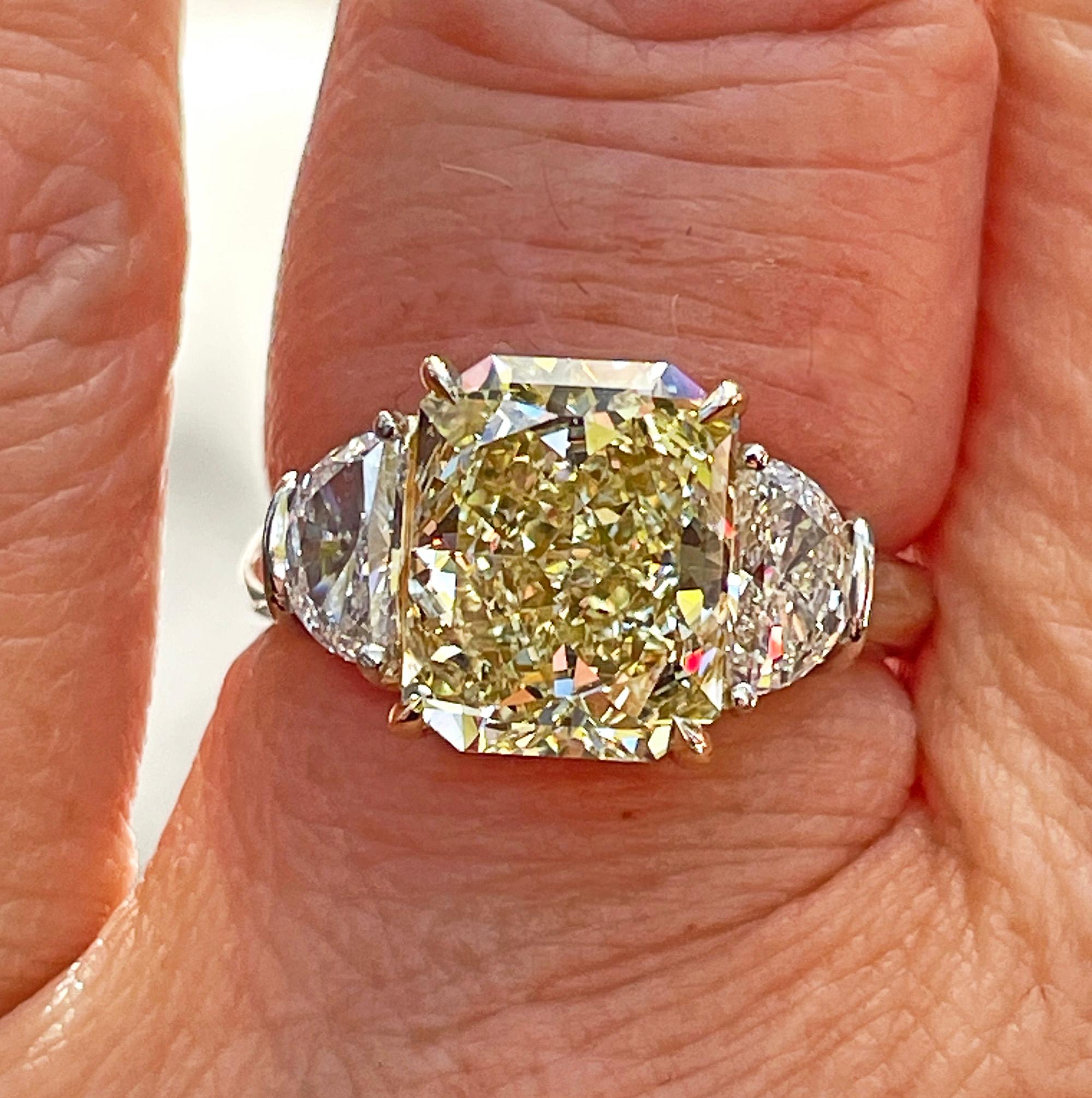 GIA 4.85ct Natural Fancy Yellow RADIANT 3 Stone Diamond Engagement Pl 18KYG Ring 2