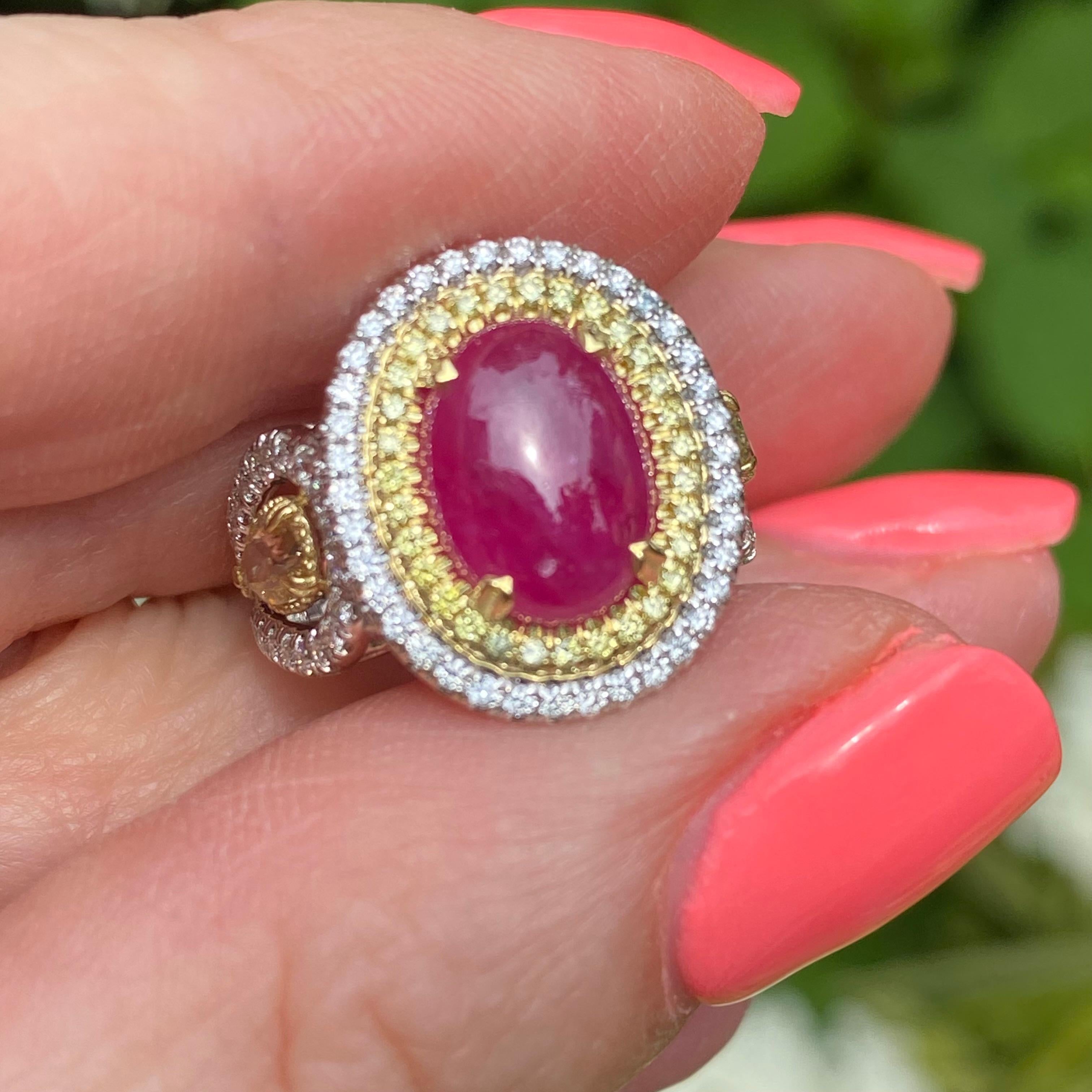 Taglio ovale GIA 4,91 Ct Rosa violaceo Anello con diamante rubino non riscaldato a forma di cabochon ovale in vendita