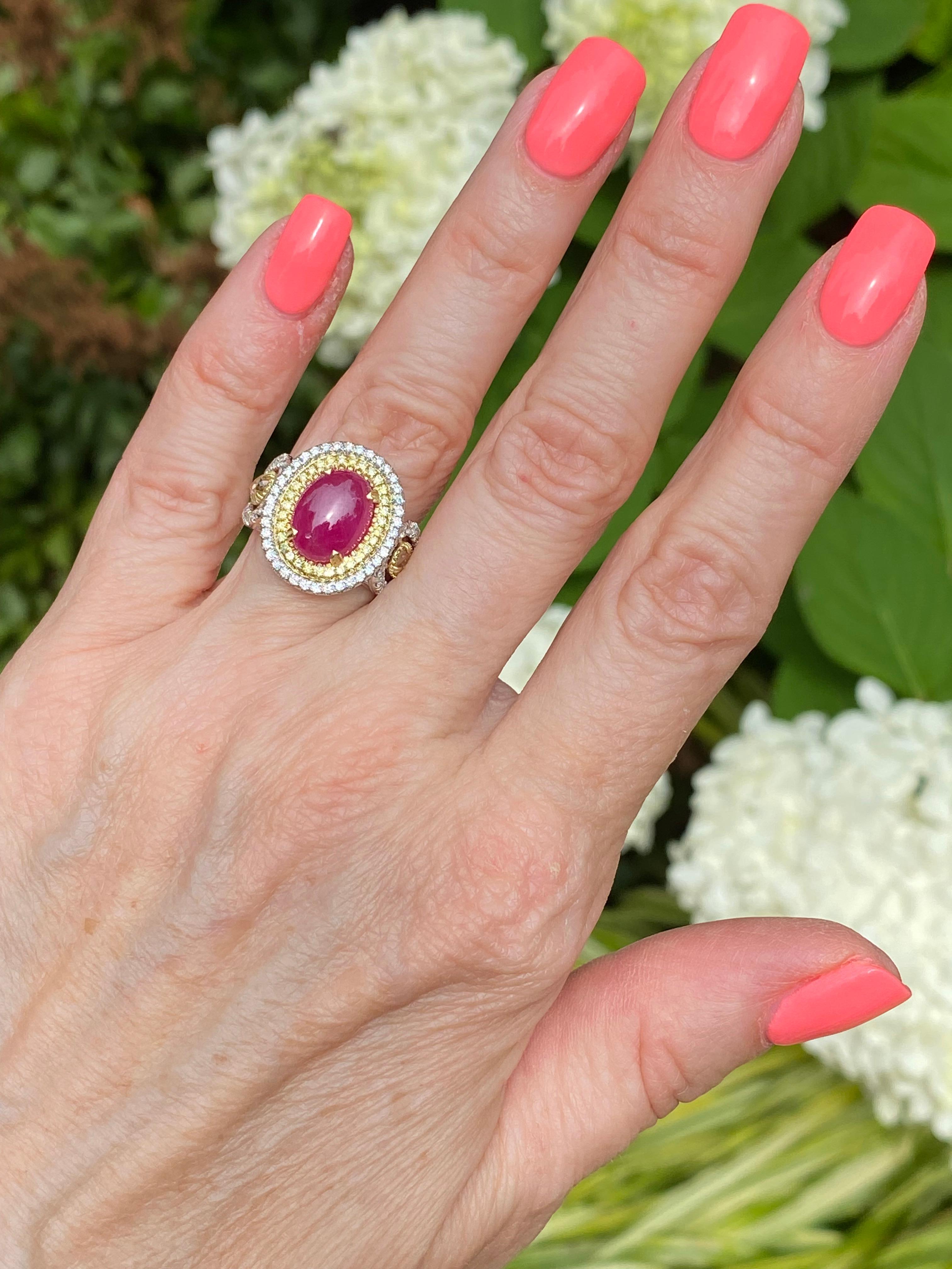 GIA 4,91 Ct Rosa violaceo Anello con diamante rubino non riscaldato a forma di cabochon ovale in vendita 3