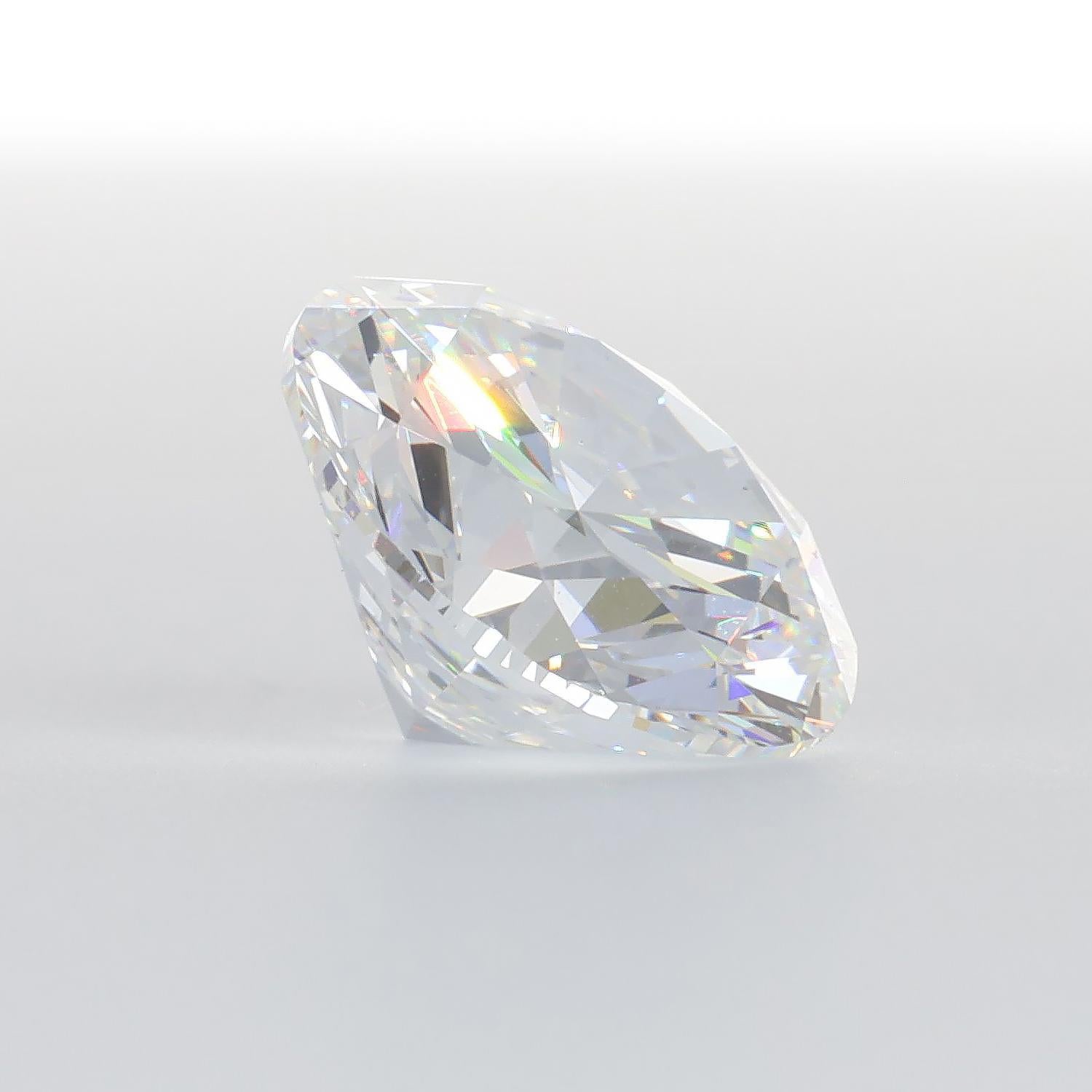 GIA 5,01 Karat E VS2 NO FLUO zertifizierter Verlobungsring-Diamant im runden Brillantschliff im Zustand „Neu“ in Bergamo, BG