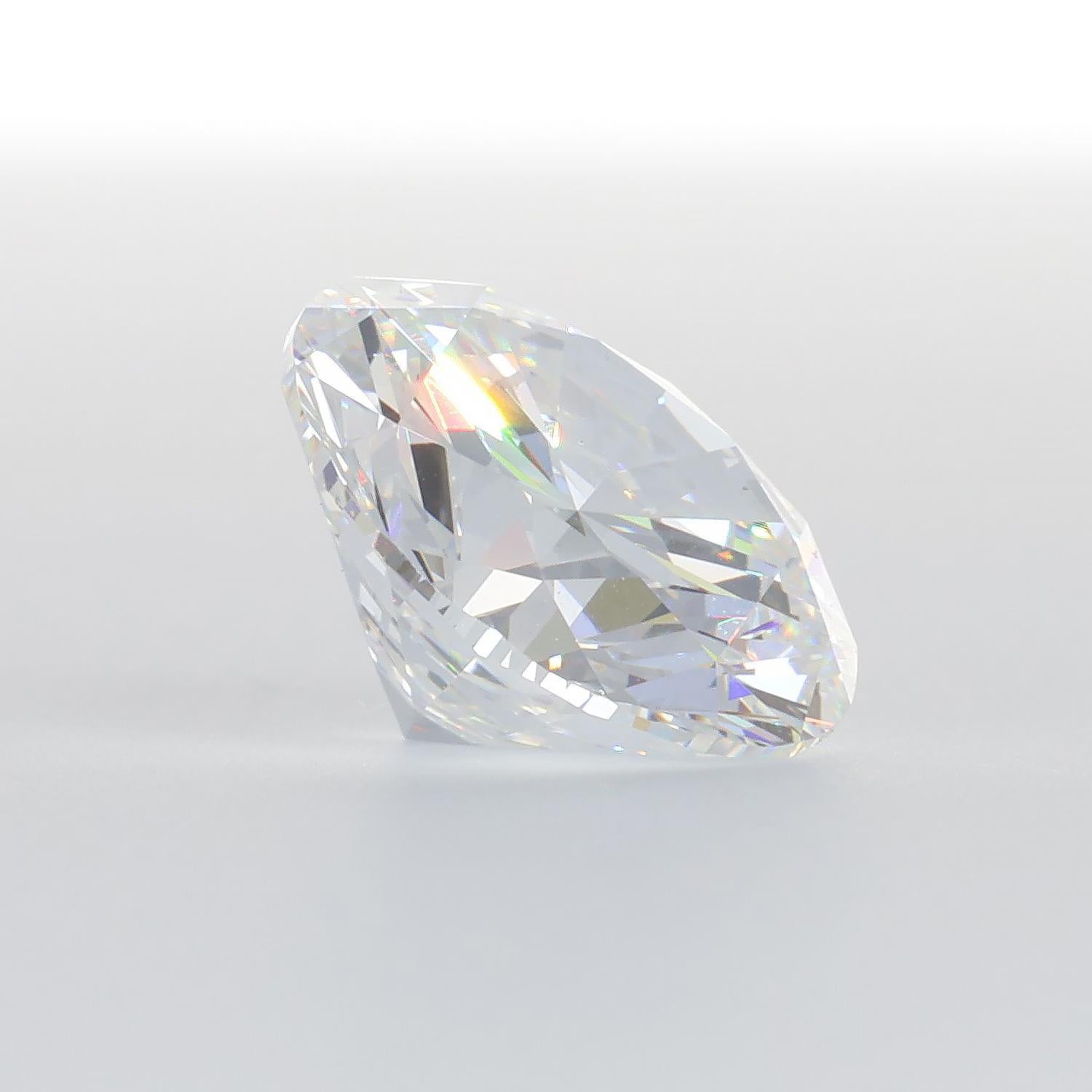 GIA 5.01 Carat E VS2 NO FLUO Certified Engagement Diamond Round Brilliant Cut In New Condition For Sale In Bergamo, BG