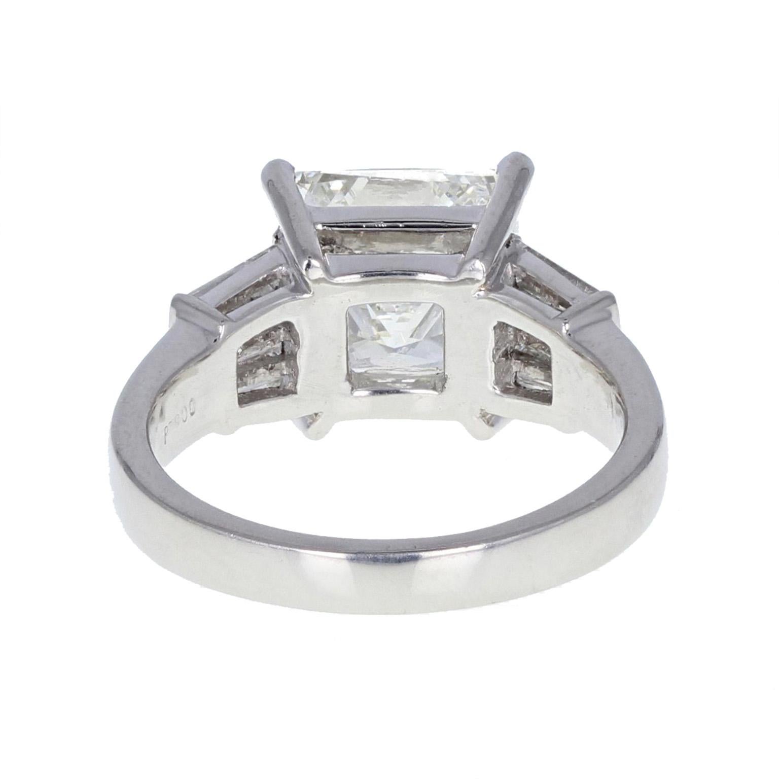 GIA 5.01 Carat Princess Cut Diamond Solitaire Engagement Ring im Zustand „Hervorragend“ im Angebot in Newcastle Upon Tyne, GB