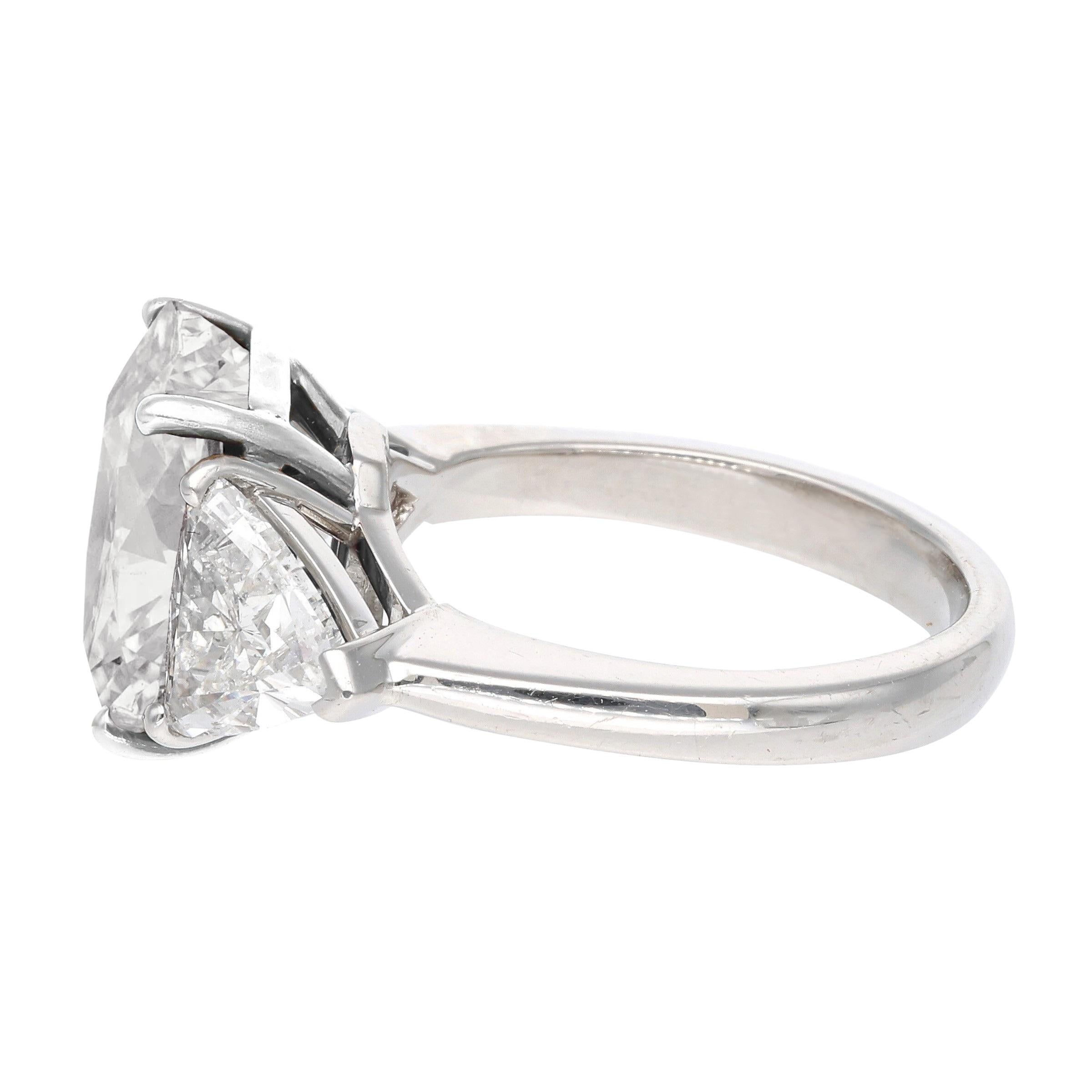 Contemporary GIA 5.01 Carat Princess Cut Diamond with trillion Diamond Ring For Sale