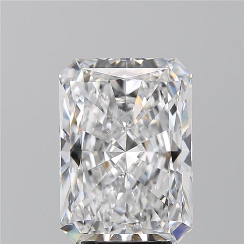Questo sofisticato anello con diamante è caratterizzato da un diamante radioso che pesa 5,01 e vanta una ricca D e VS2. Realizzato a mano con precisione, l'anello presenta una fascia in oro bianco splendidamente lucidata, che ne esalta il fascino