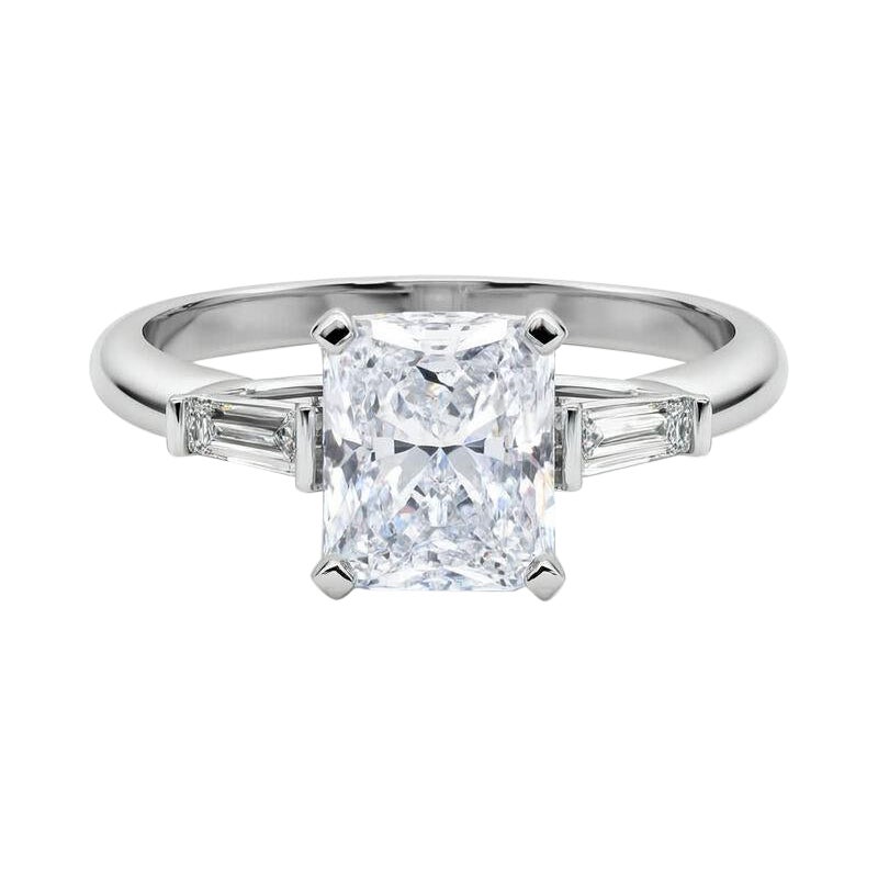 GIA 5.01ct Radiant Three-Stone Tapered Baguette 18K White Gold Diamond Ring (bague à diamants en or blanc)
