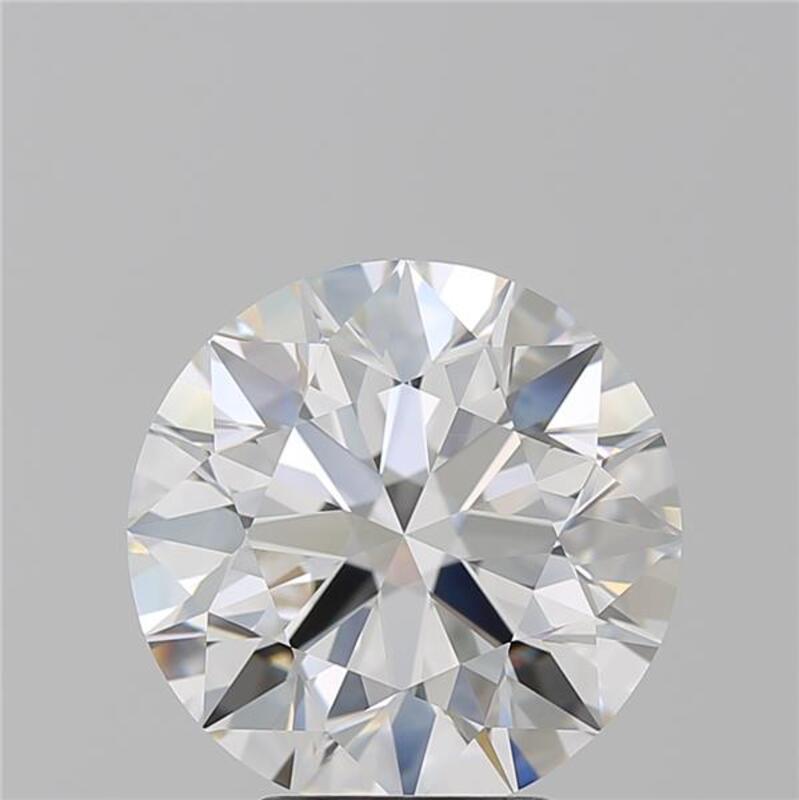Un magnifico anello di diamanti con una splendida pietra centrale rotonda, del peso di ben 5,01 e con un'impeccabile G e VVS1. Questo squisito pezzo è sapientemente realizzato in oro bianco, per offrire una luce calda e radiosa che esalta la