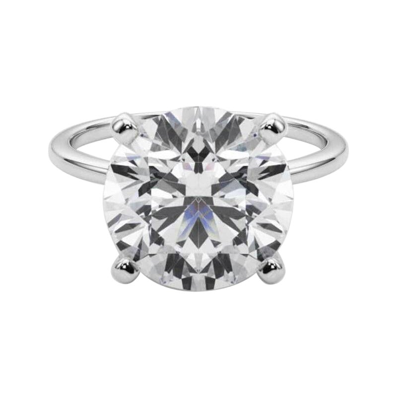 GIA 5,01ct Anello con diamante rotondo a fascia sottile con solitario incastonato in oro bianco 18 carati