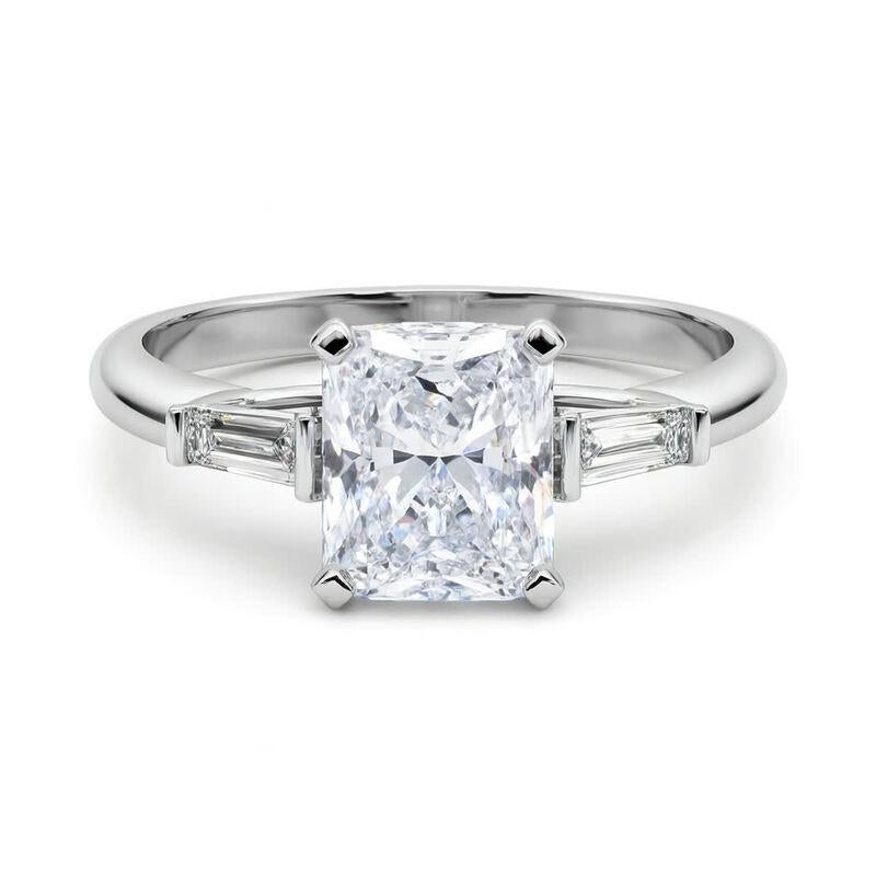 Taille radiant GIA 5.02ct Radiant Three-Stone Tapered Baguette 18K White Gold Diamond Ring (bague à diamant en or blanc)